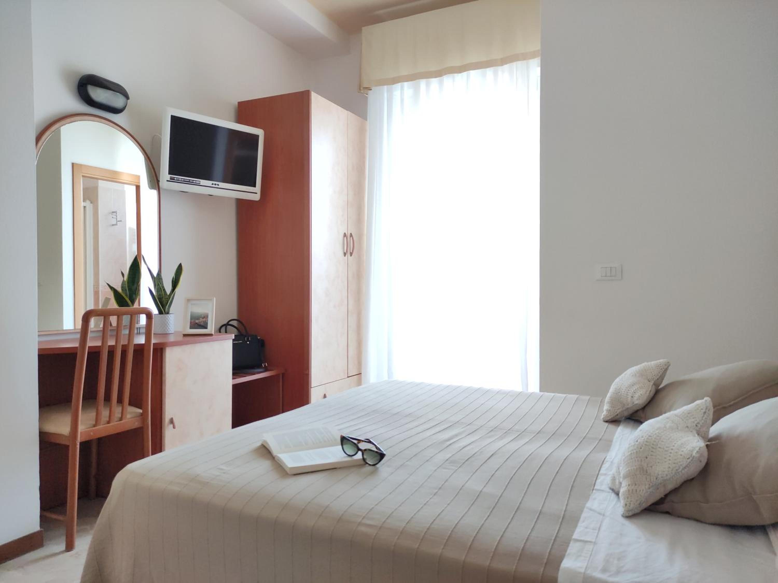 Double Room - Photo 2