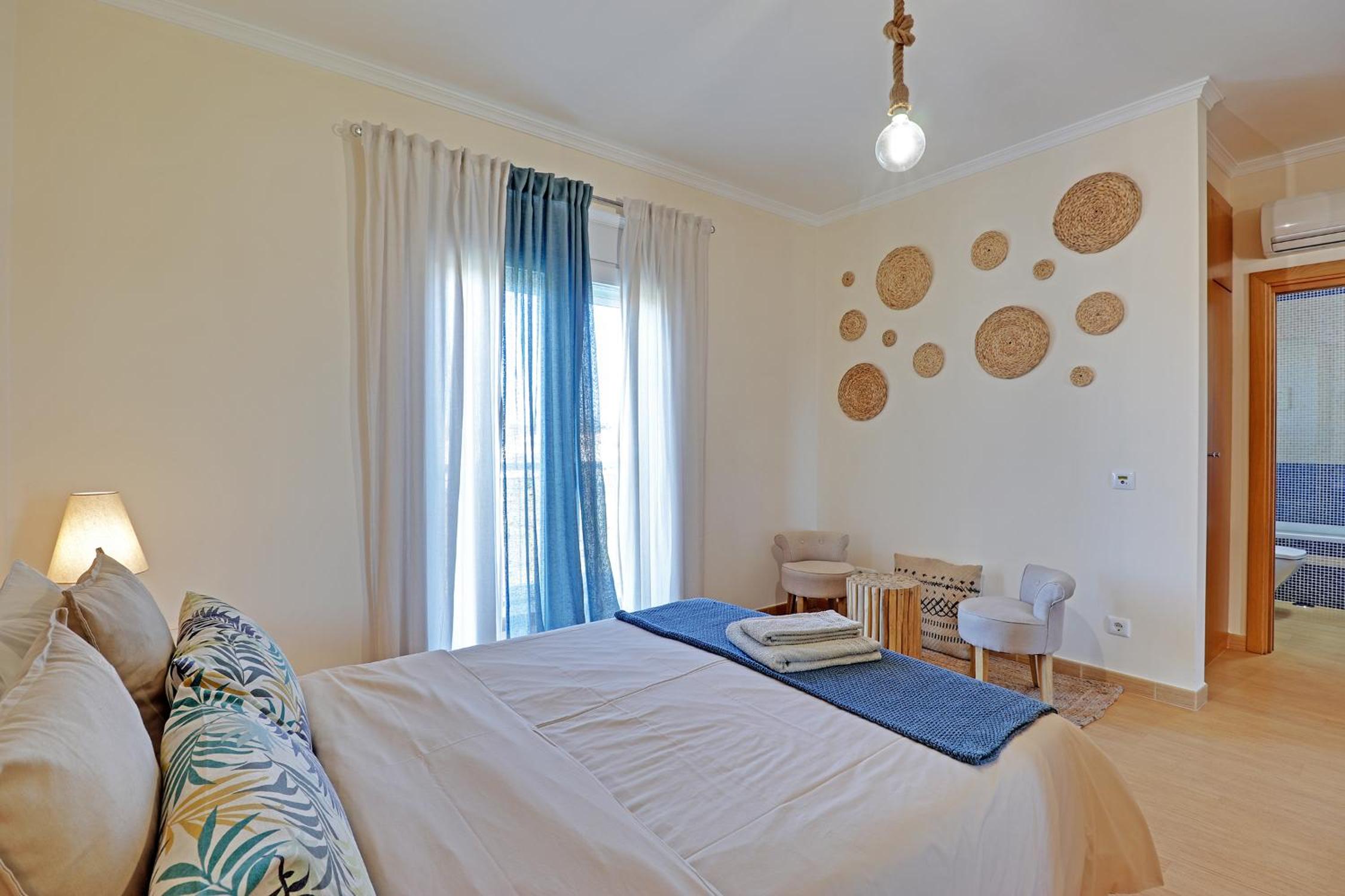 Three-Bedroom House photo 2