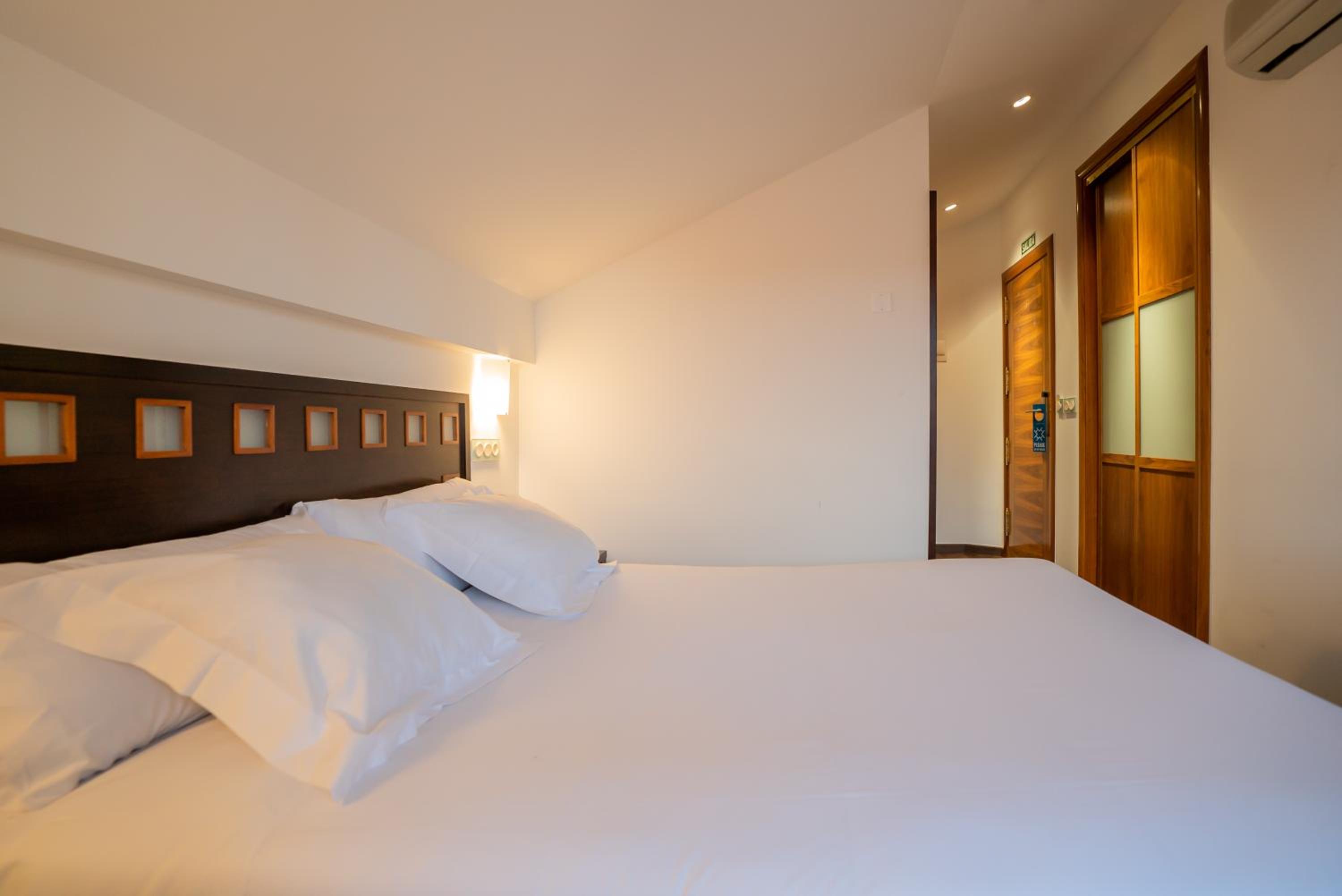 Double Room - Photo 8