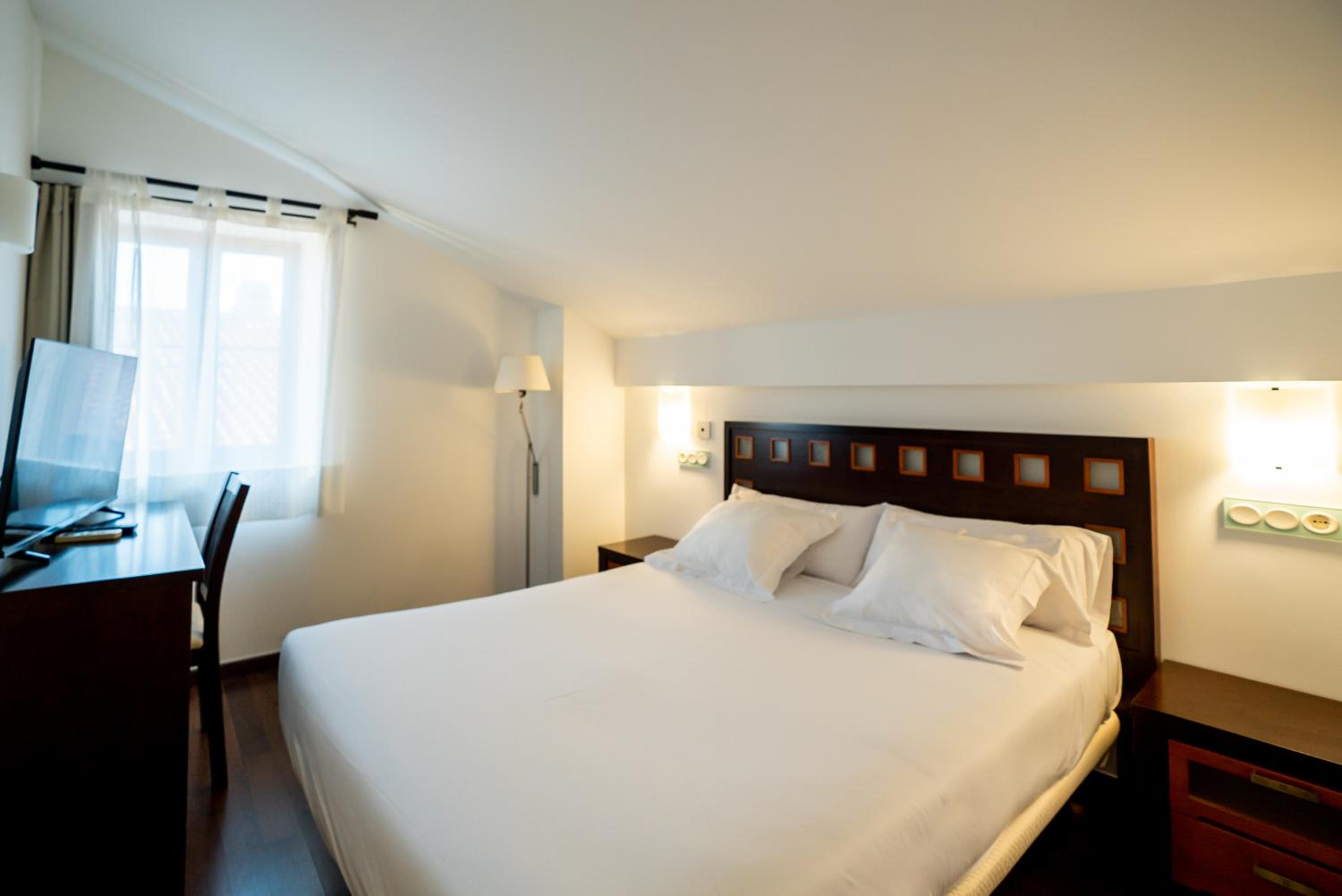 Double Room - Photo 13