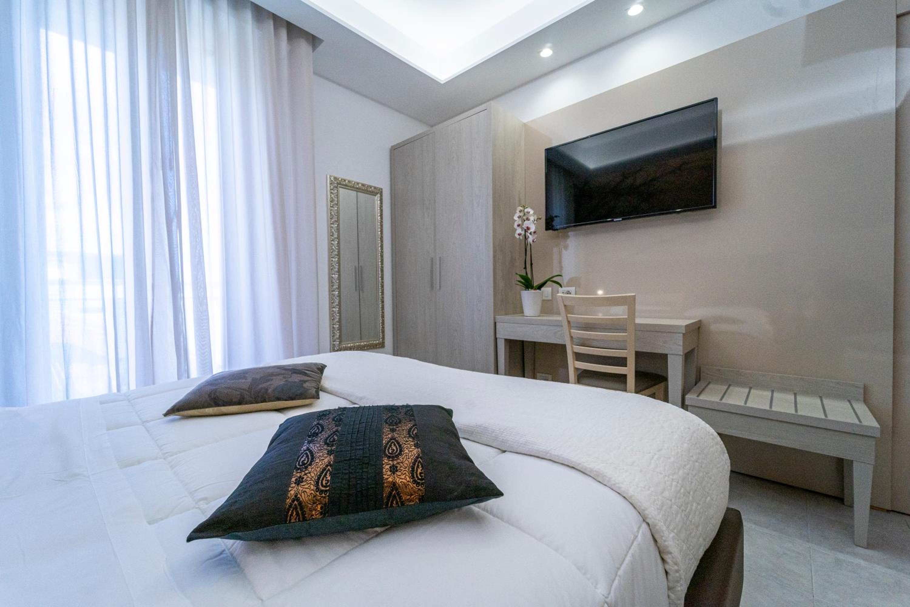 Deluxe Triple Room - Photo 36