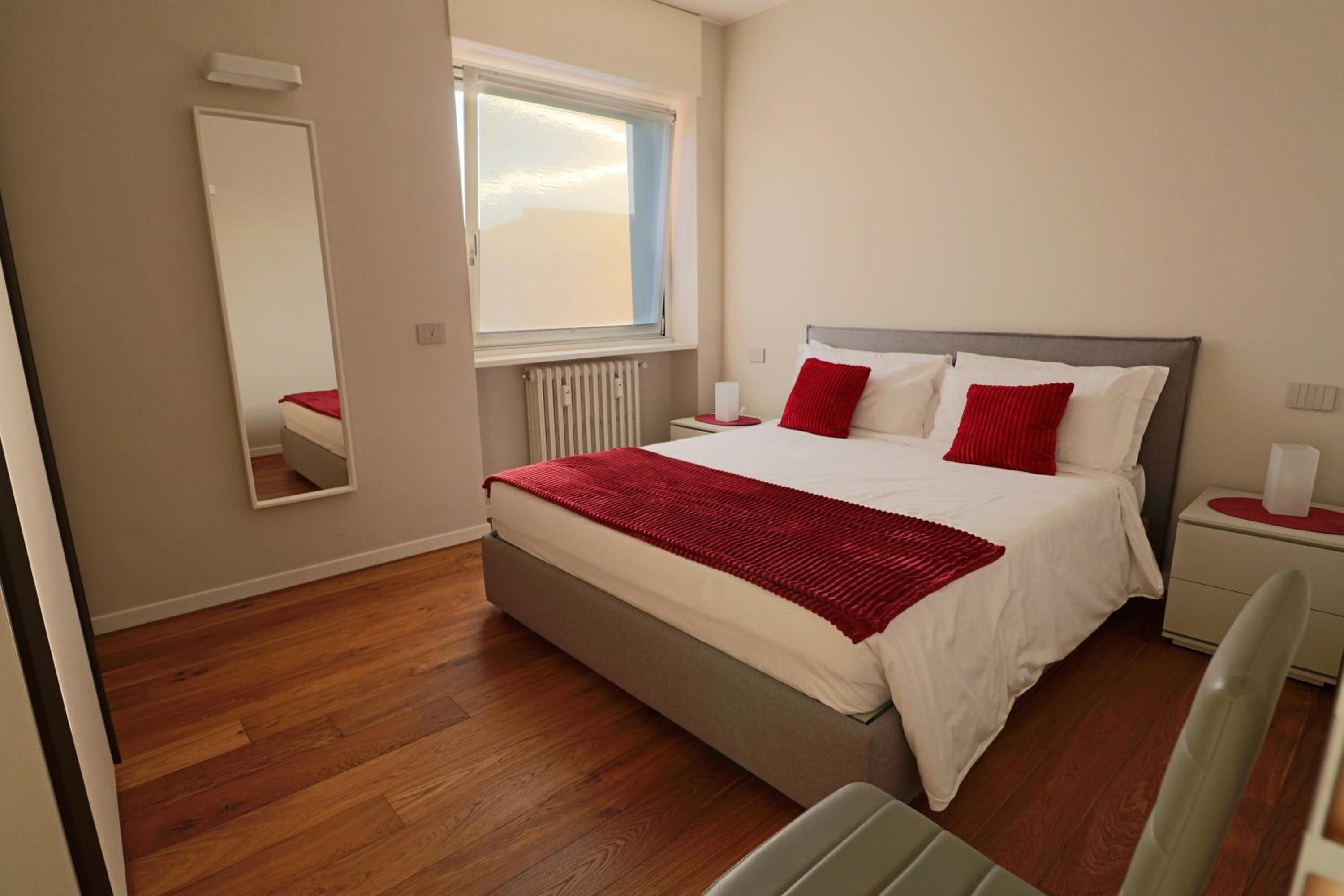 Deluxe One-Bedroom Apartment with City View