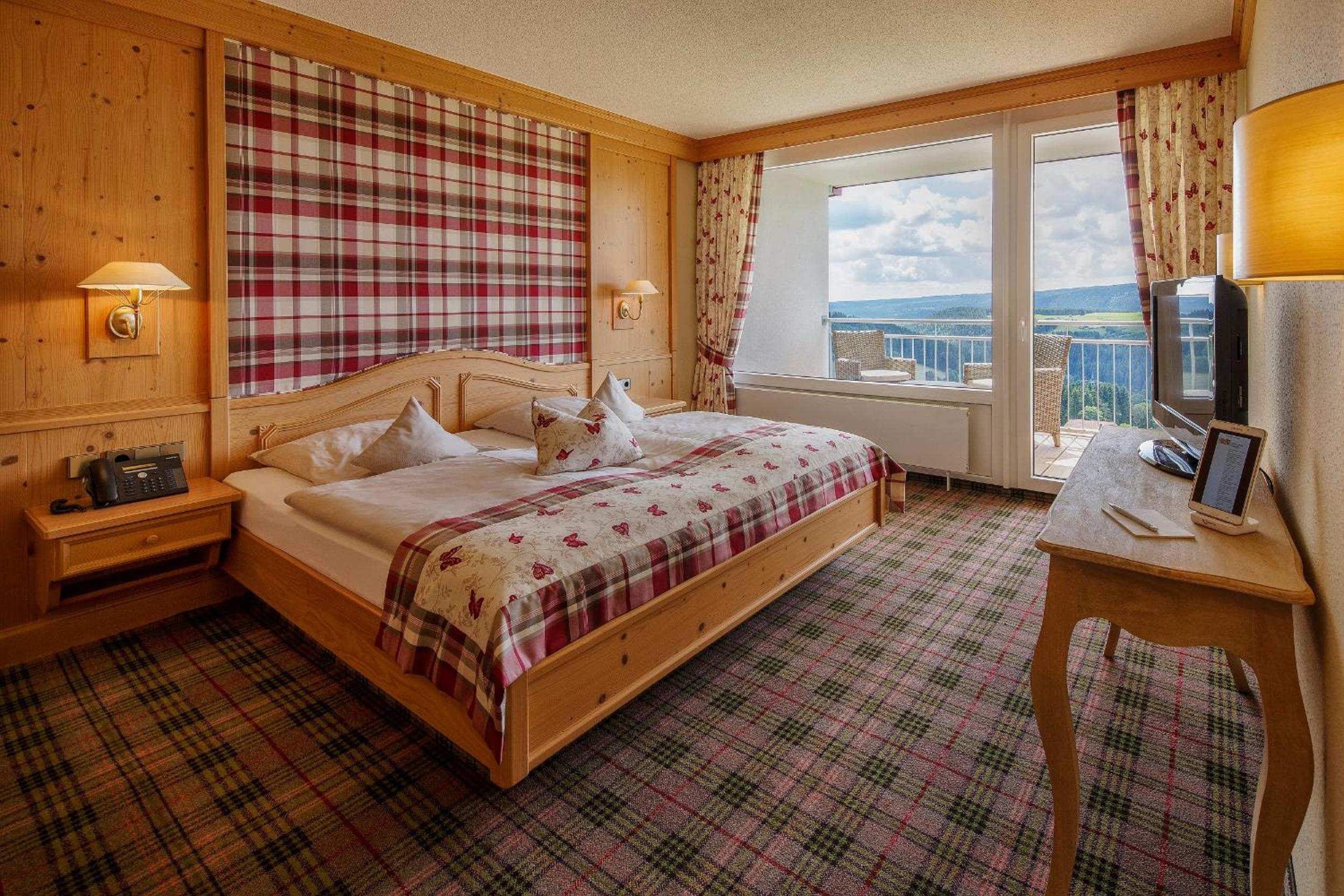 Suite with Panorama View and Balcony - Photo 1