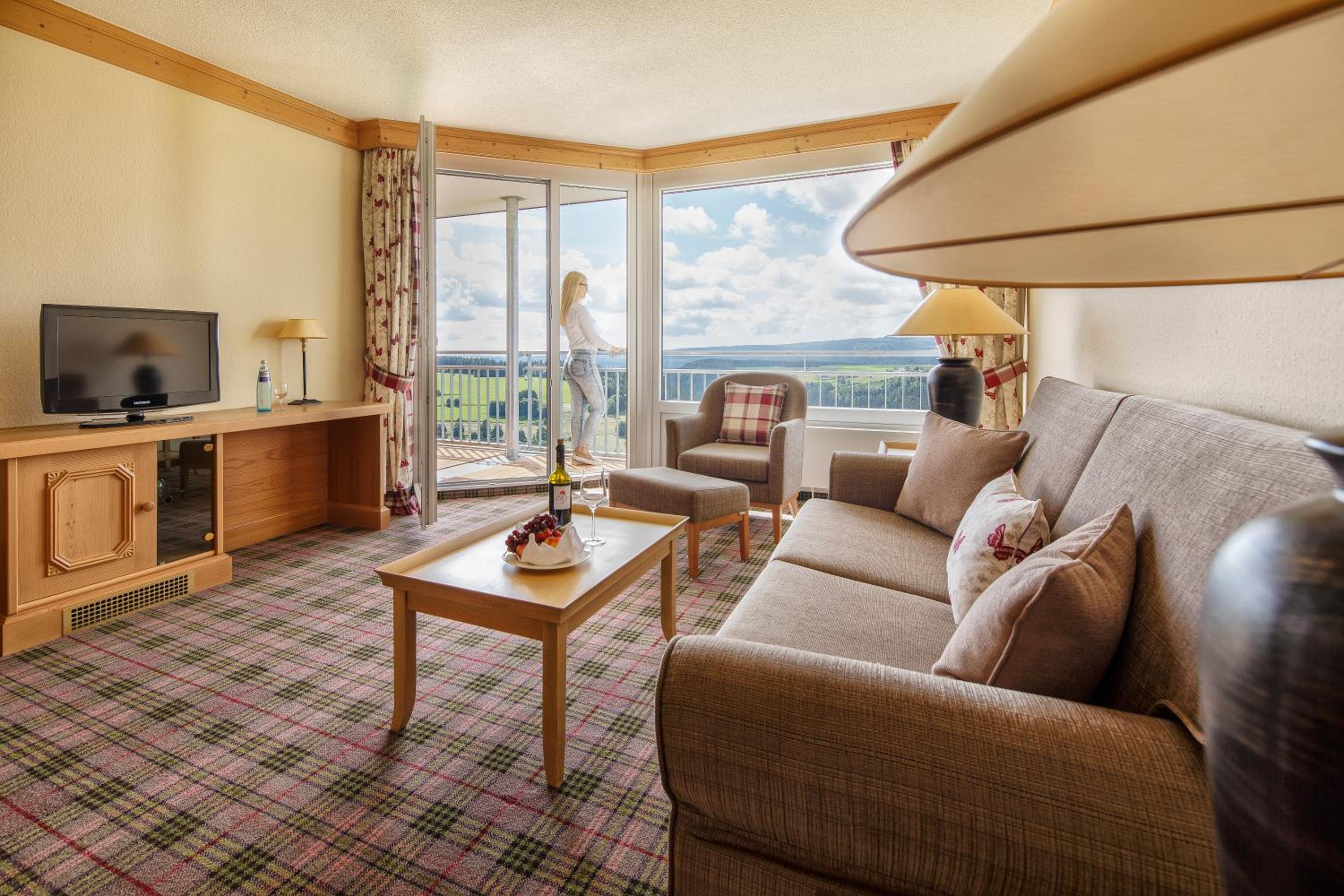 Suite with Panorama View and Balcony - Photo 5