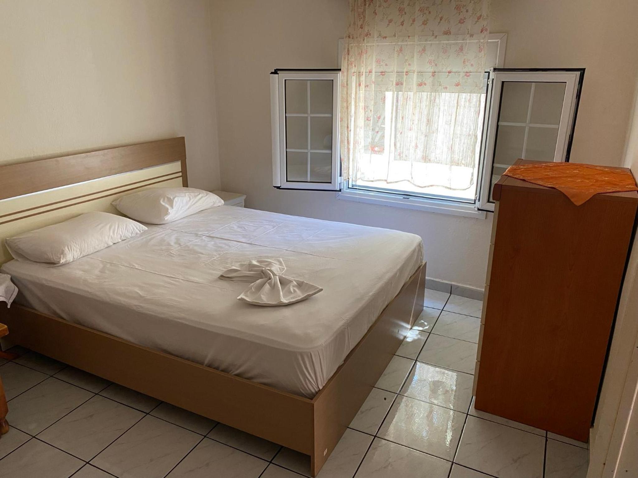 One-Bedroom House - Photo 10