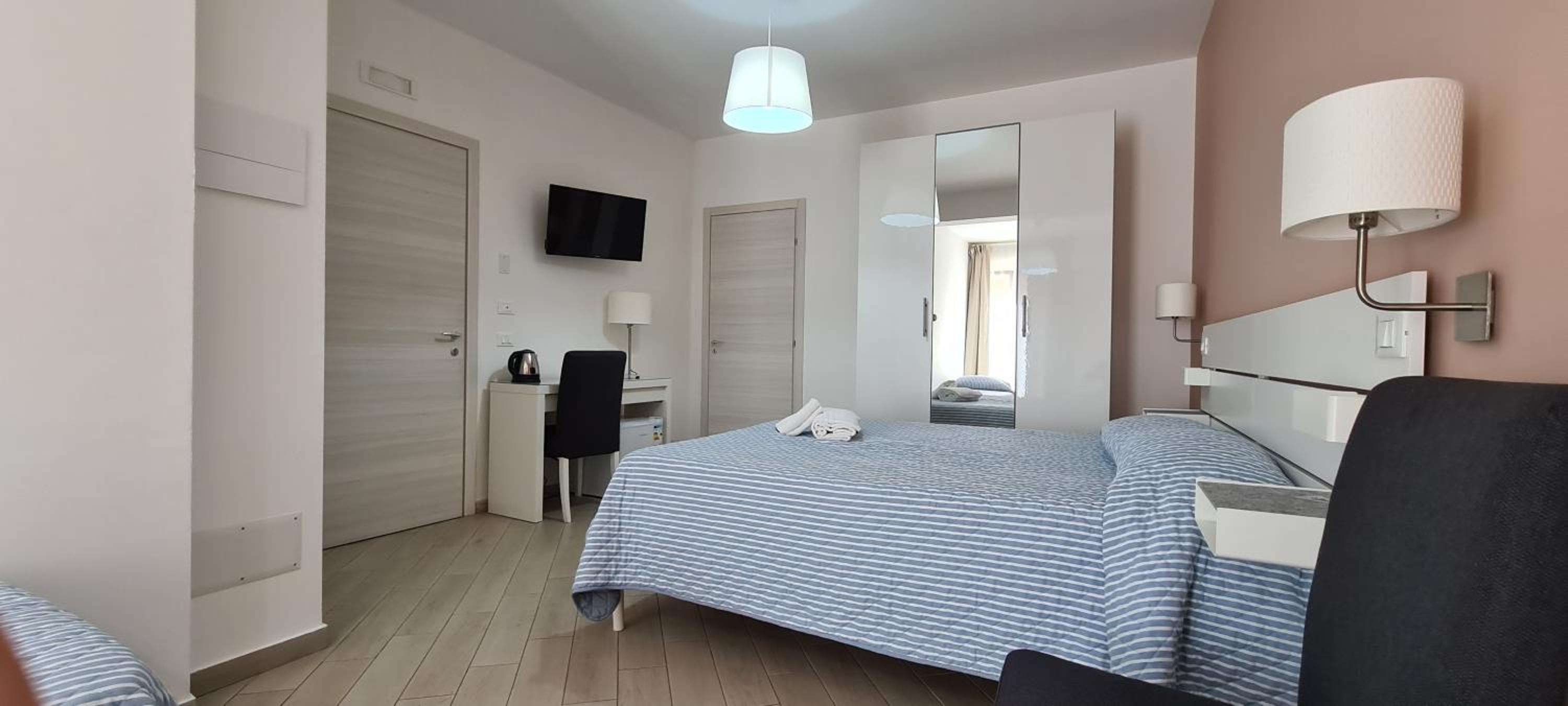 Deluxe Double or Twin Room with Balcony photo 2