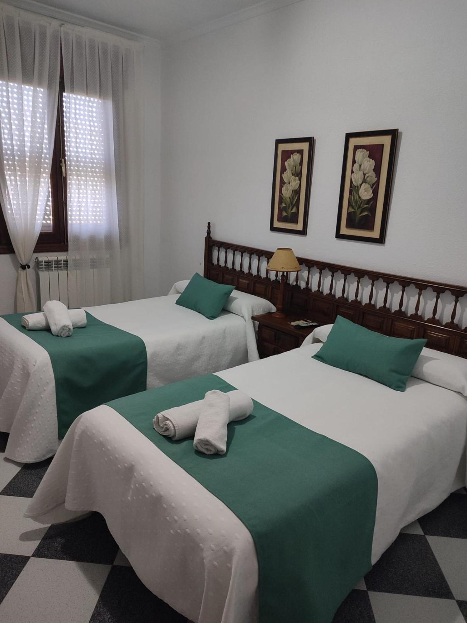 Habitación Doble con Baño Privado
