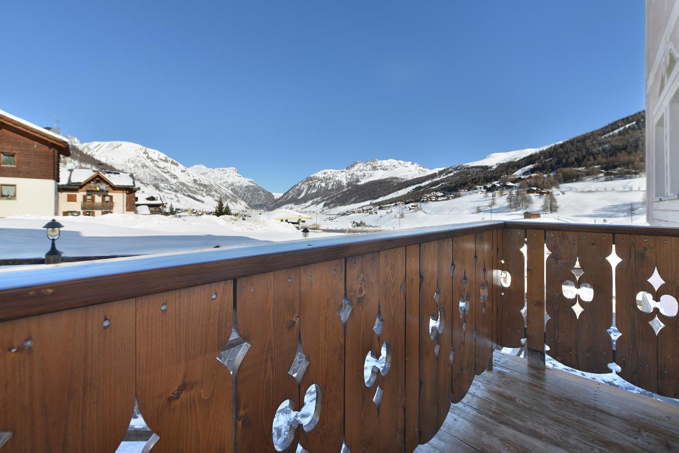 Double or Twin Room with Balcony - Photo 95