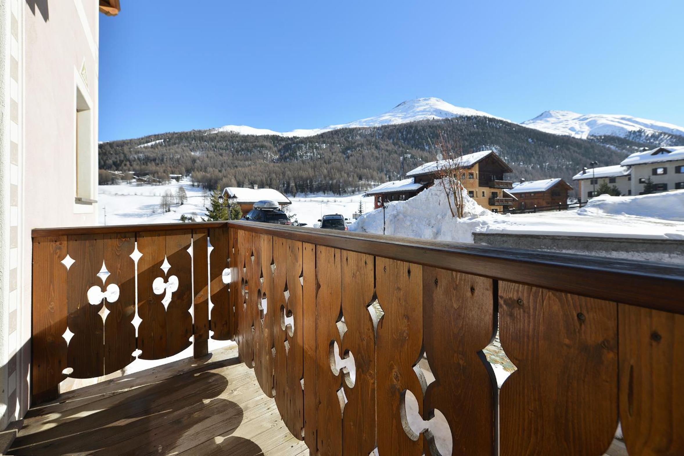 Double or Twin Room with Balcony - Photo 91