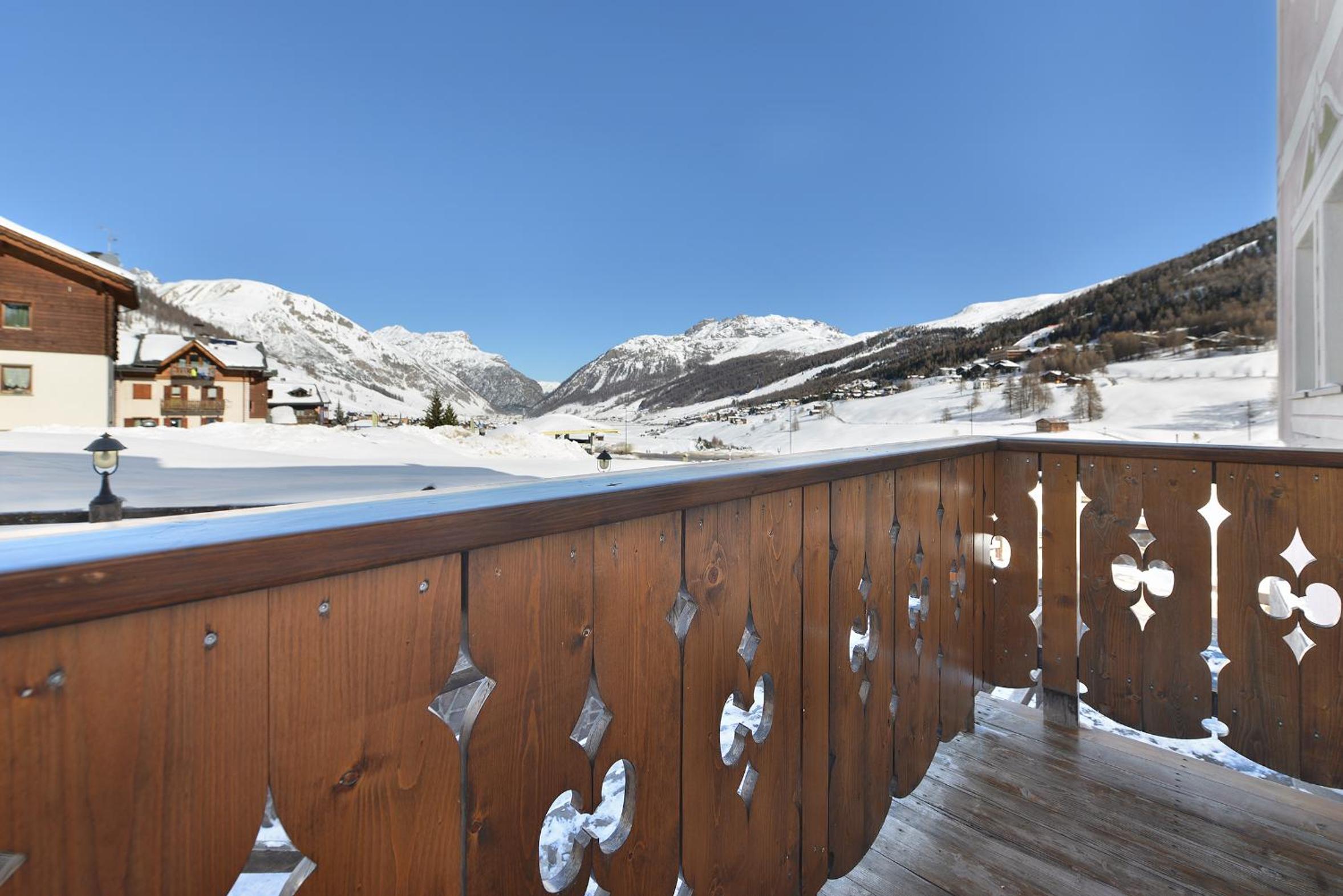 Double or Twin Room with Balcony - Photo 92
