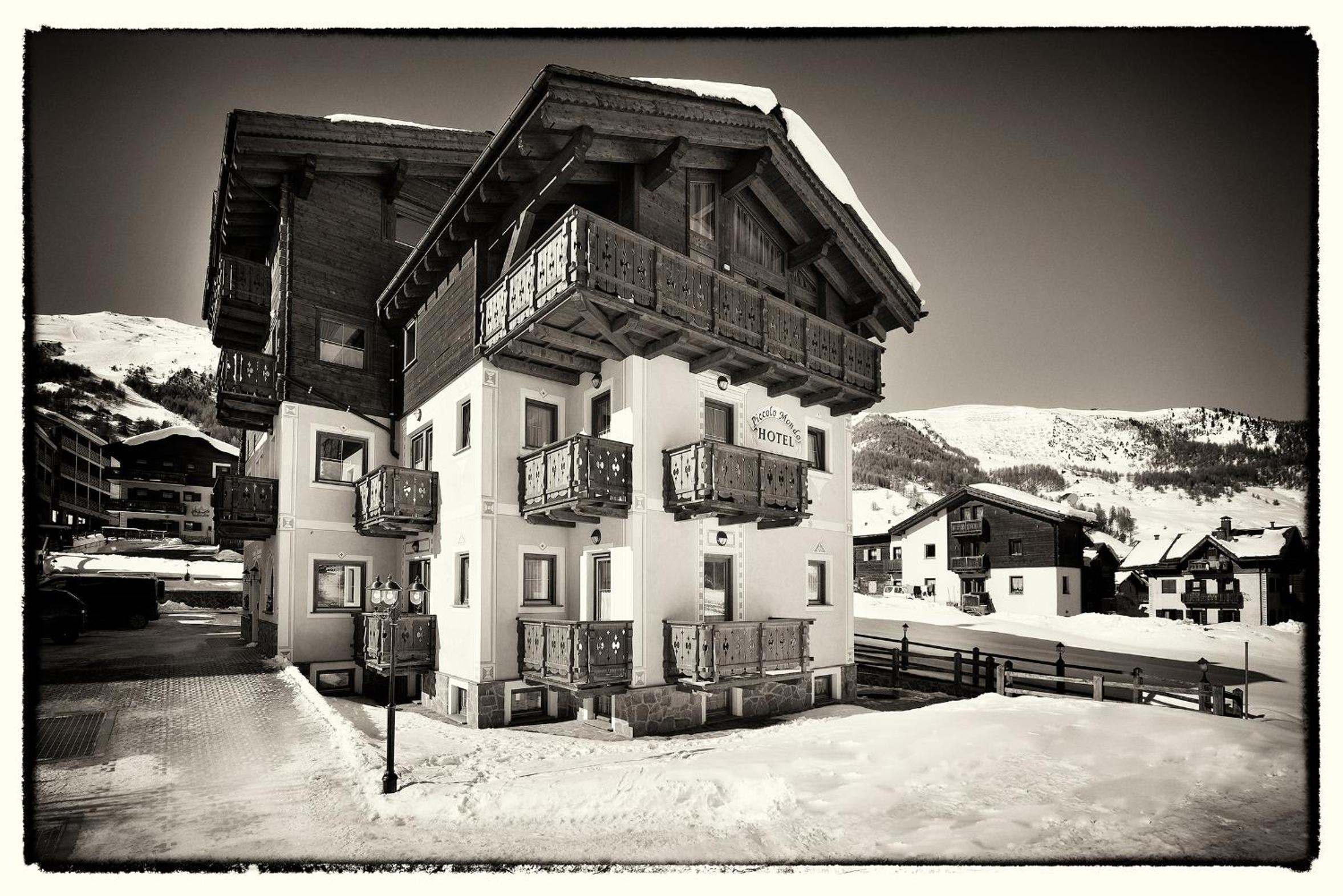 Double or Twin Room with Balcony - Photo 30