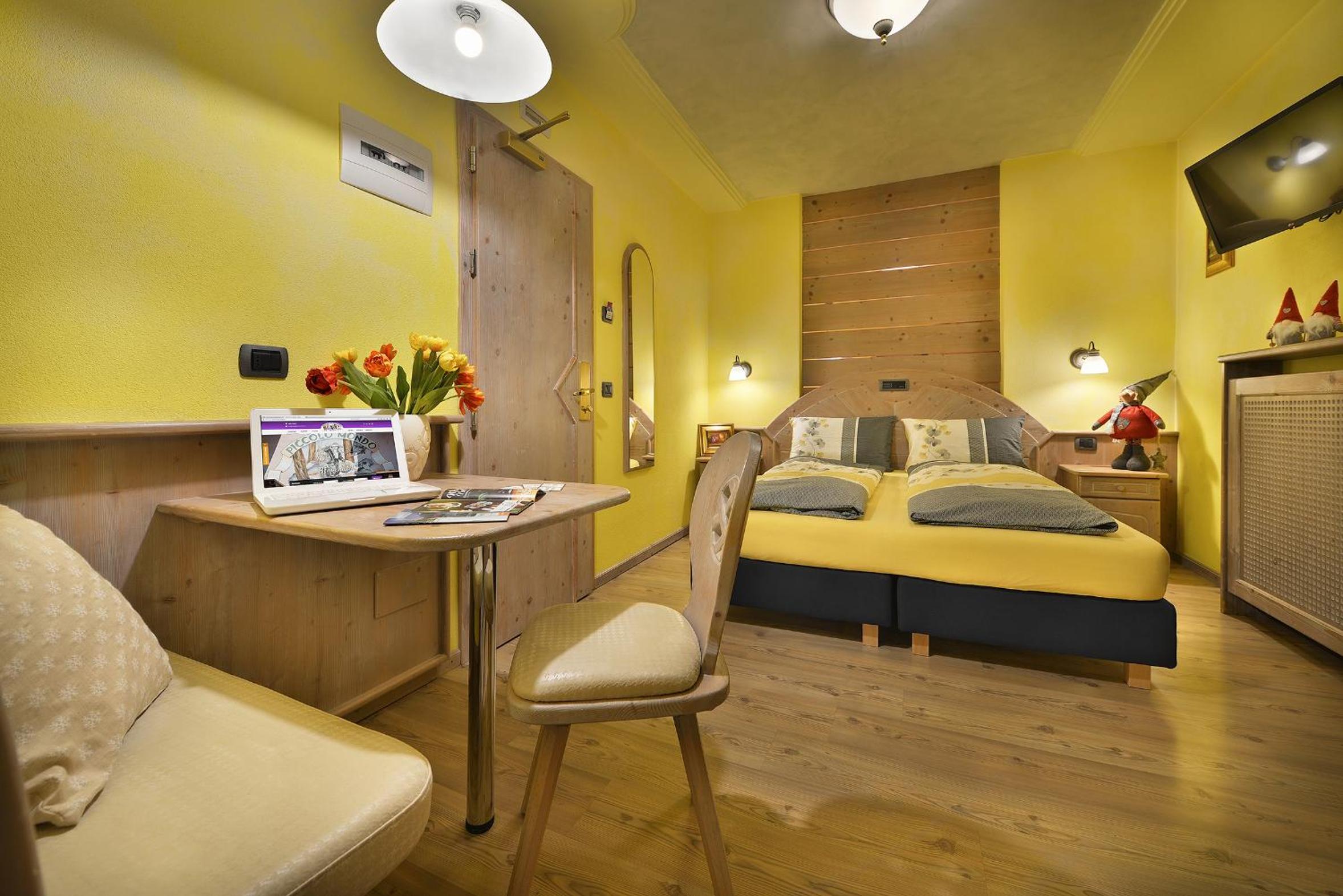 Double or Twin Room with Balcony - Photo 31