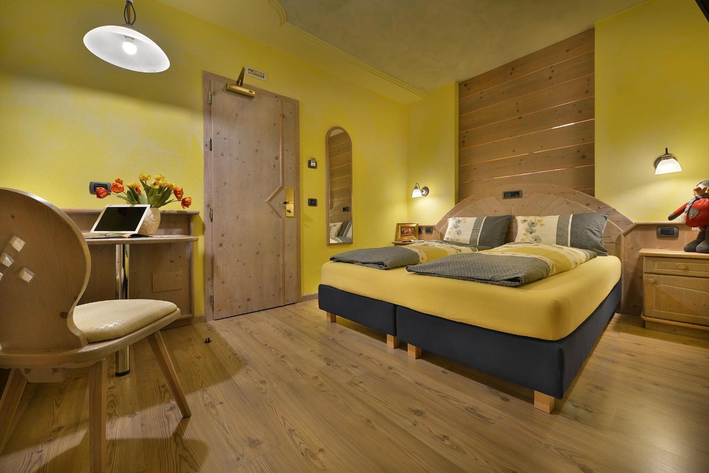 Double or Twin Room with Balcony - Photo 35