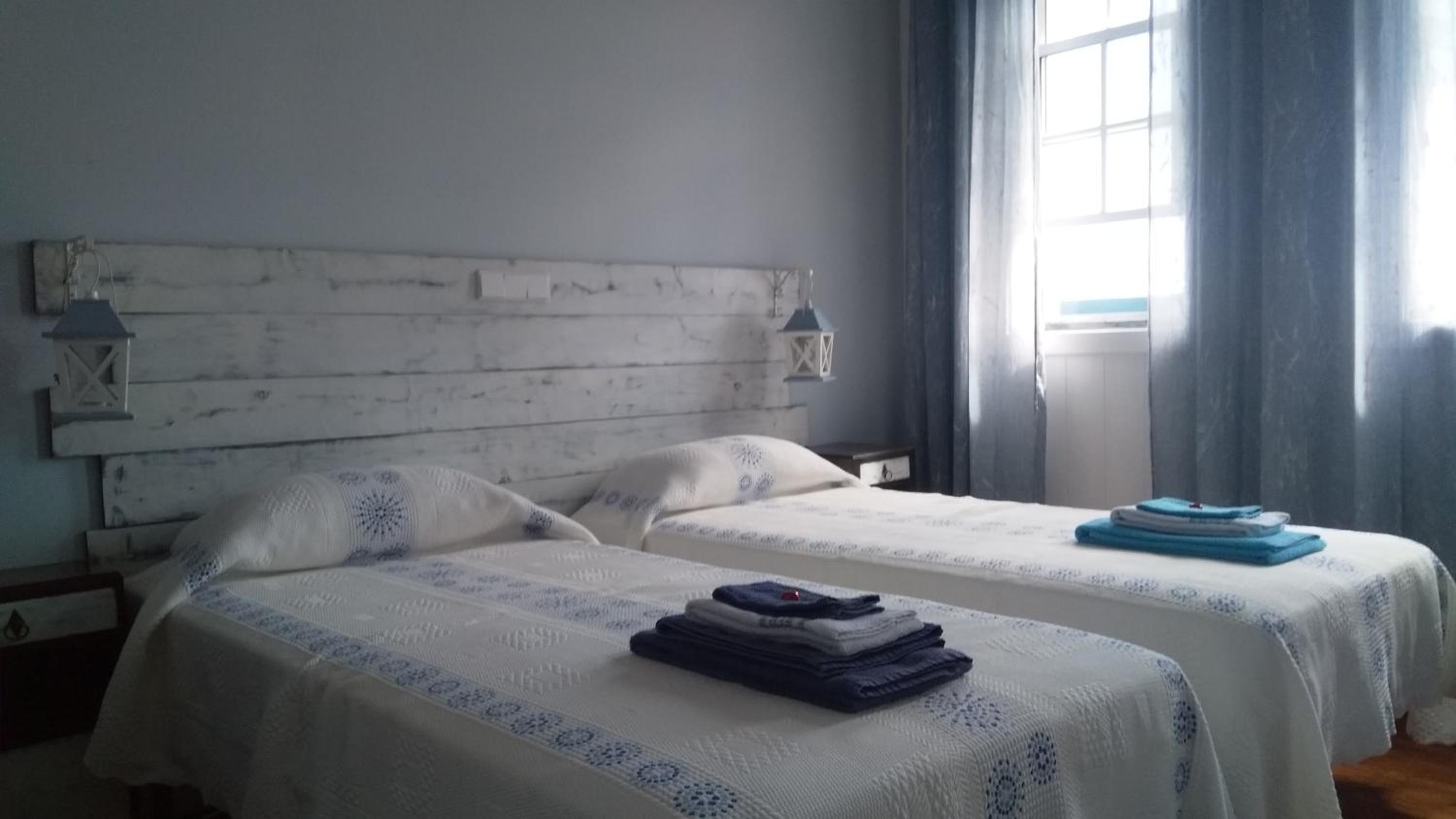 Double or Twin Room with Sea View photo 3
