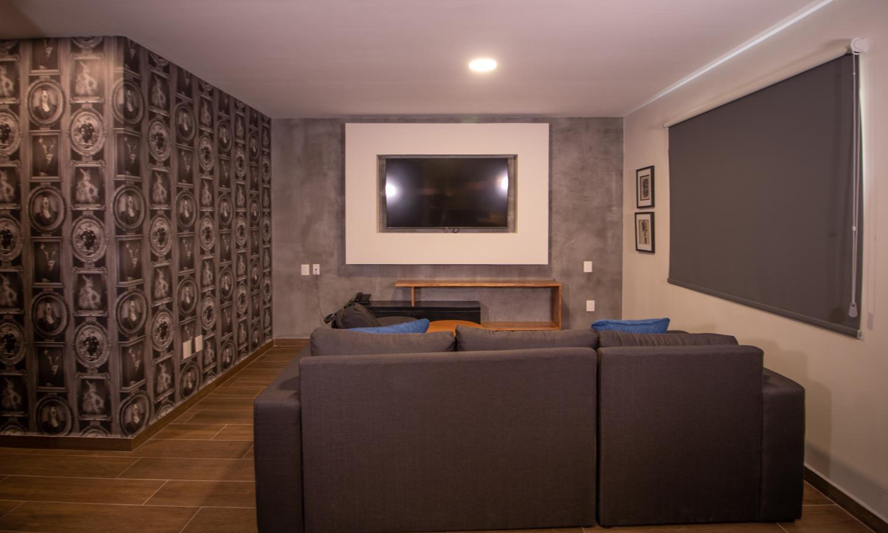 Suite with Balcony - Photo 8