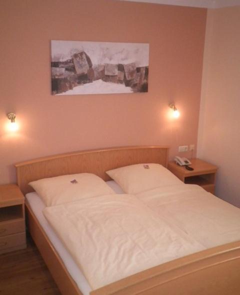 Double Room - Photo 5