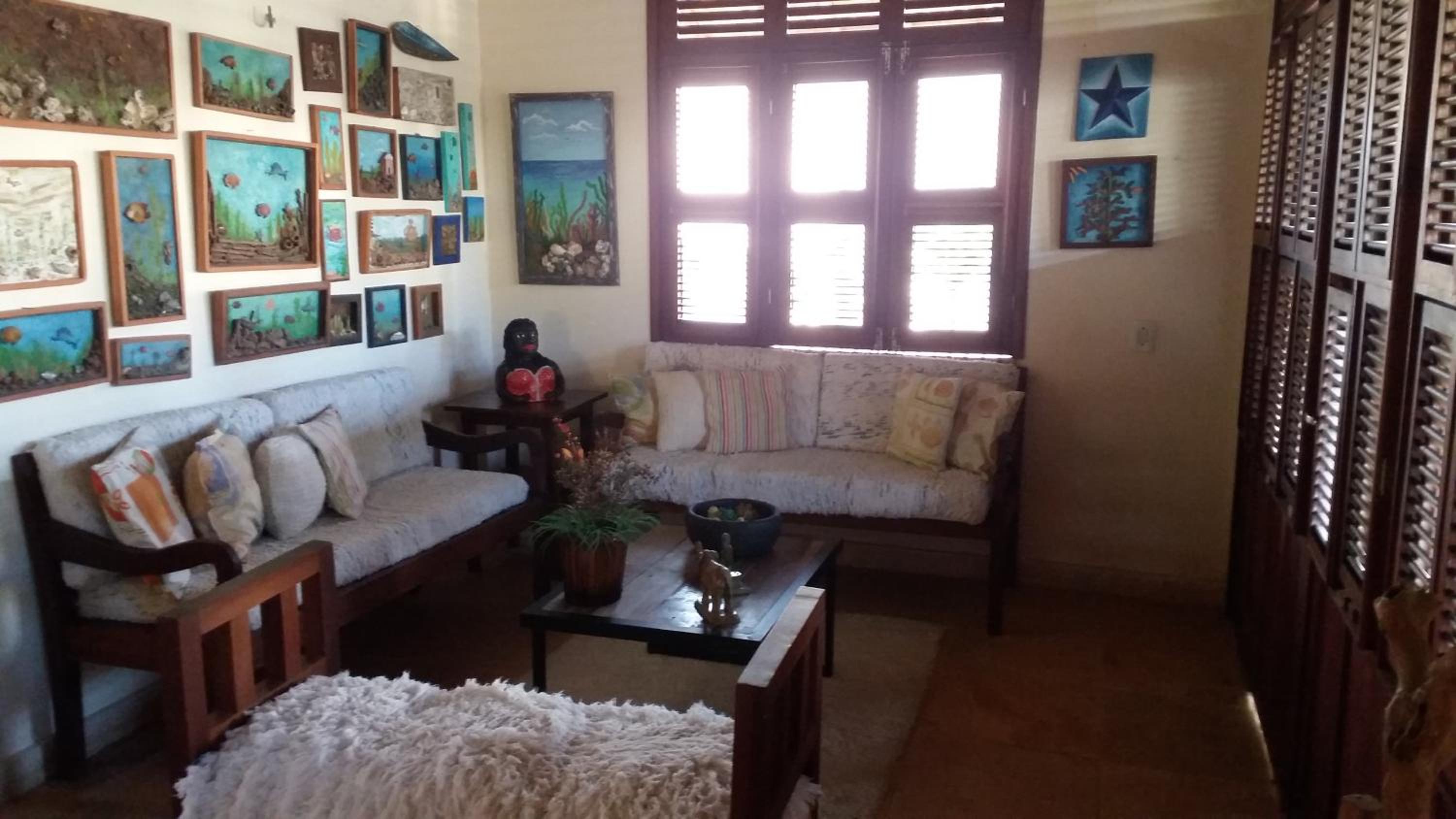 Five-Bedroom House photo 1
