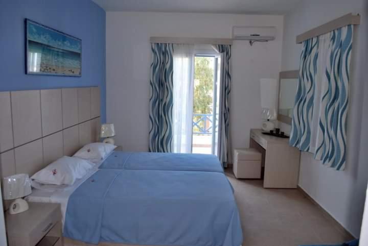 Standard Twin Room with Sea View photo 1