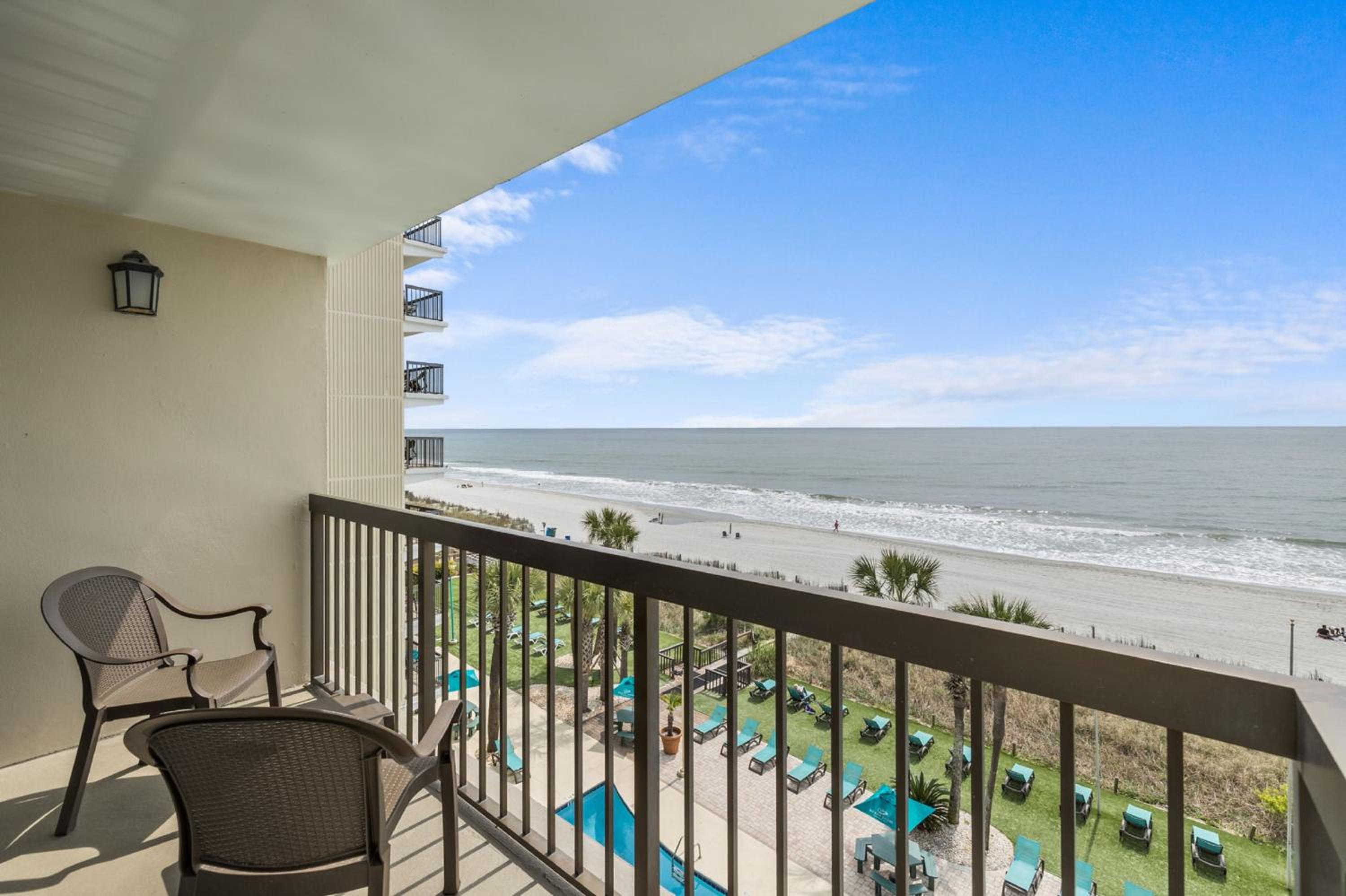 Standard Queen Room with Two Queen Beds - Ocean Front - Photo 4