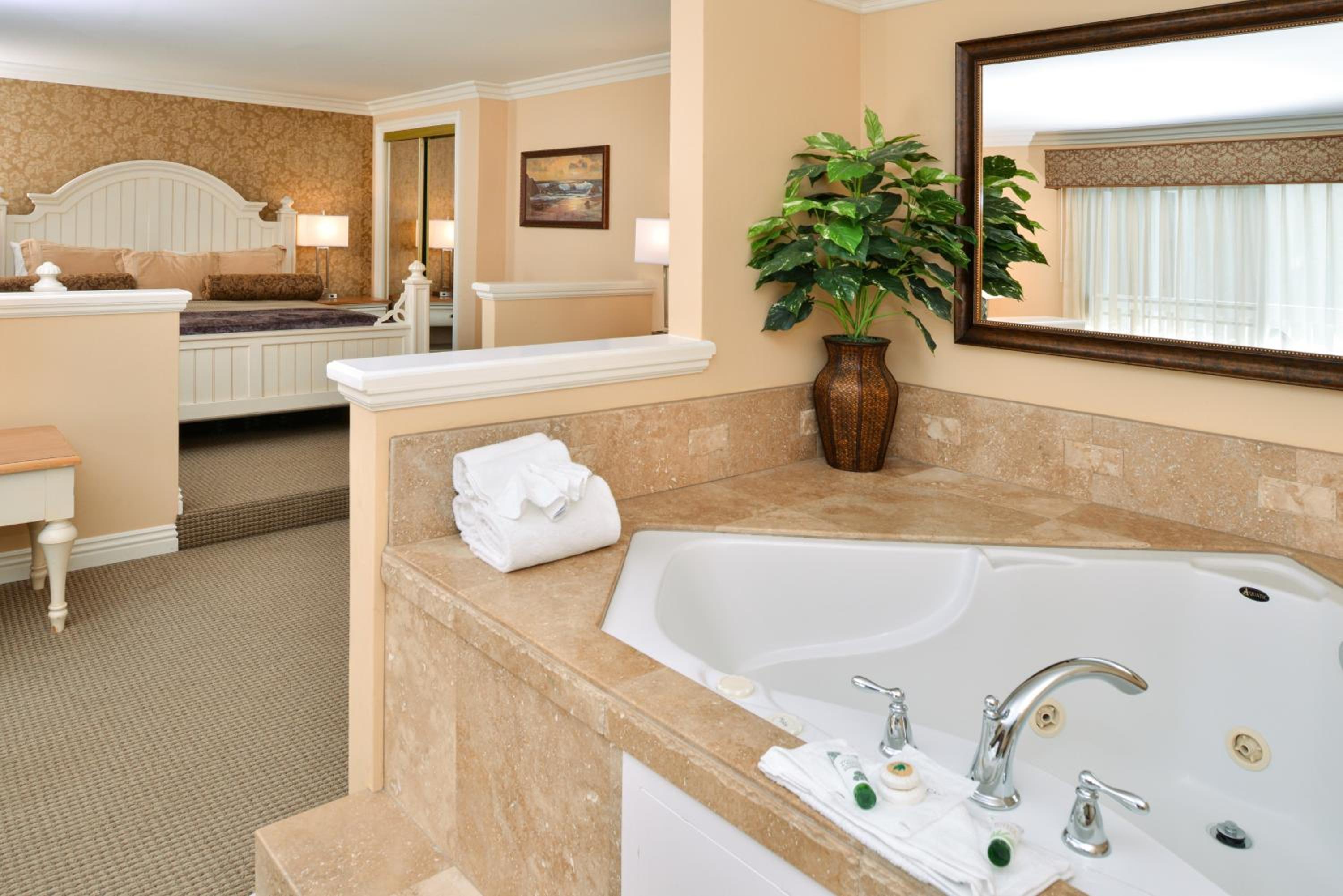 One-Bedroom Suite photo 2