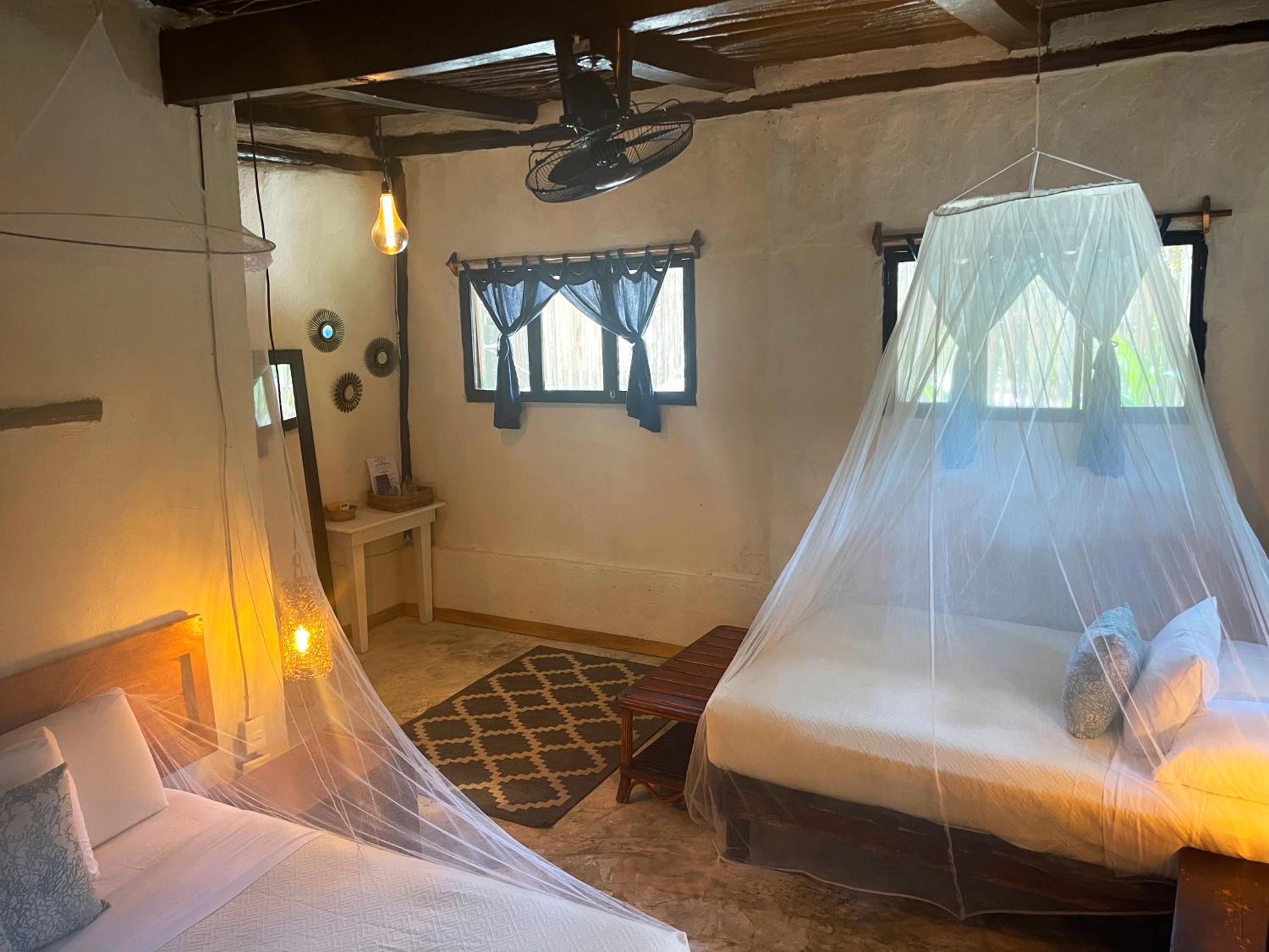 Double Room with Two Double Beds - Photo 13