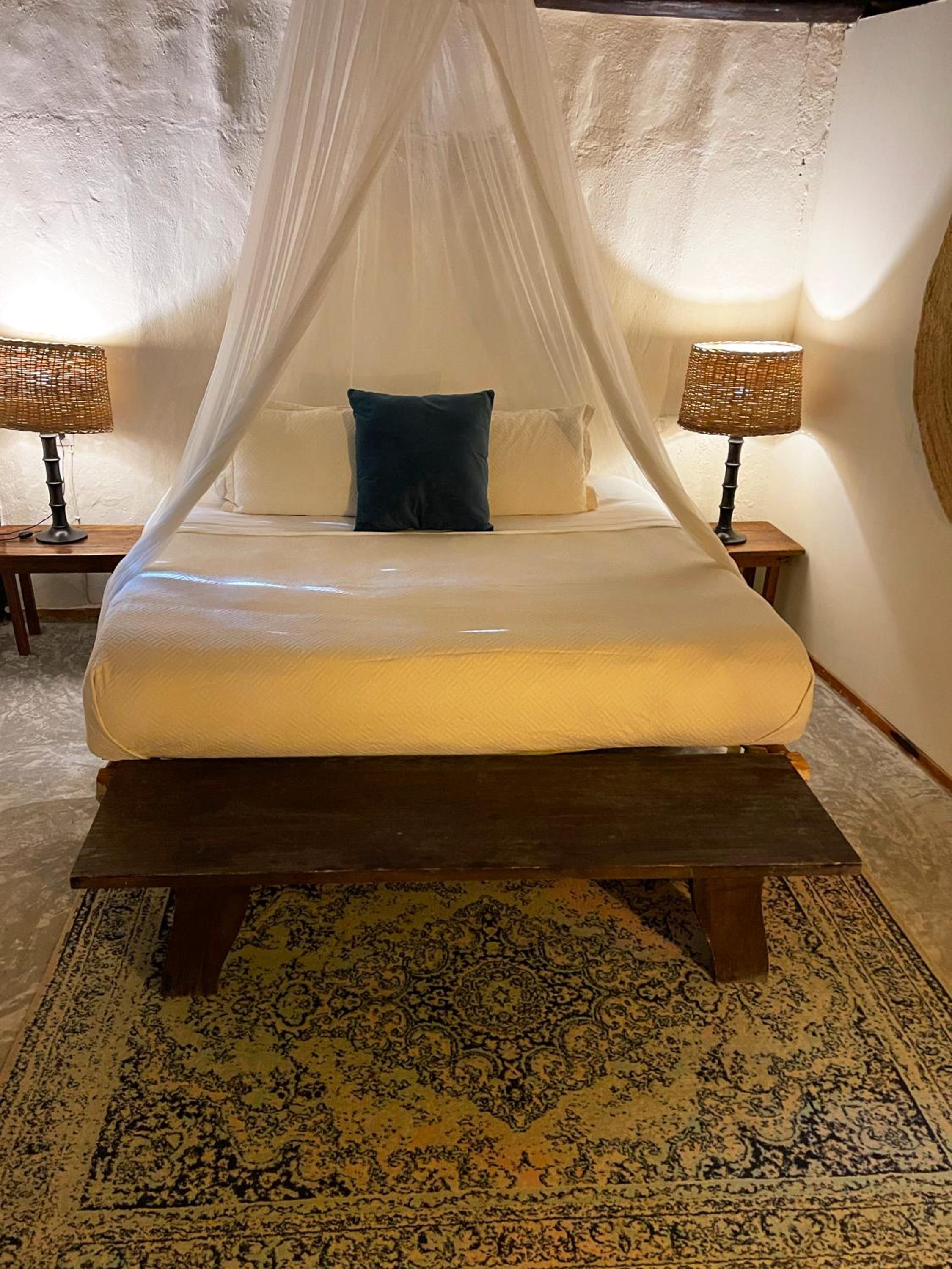 Standard King Room - Photo 35