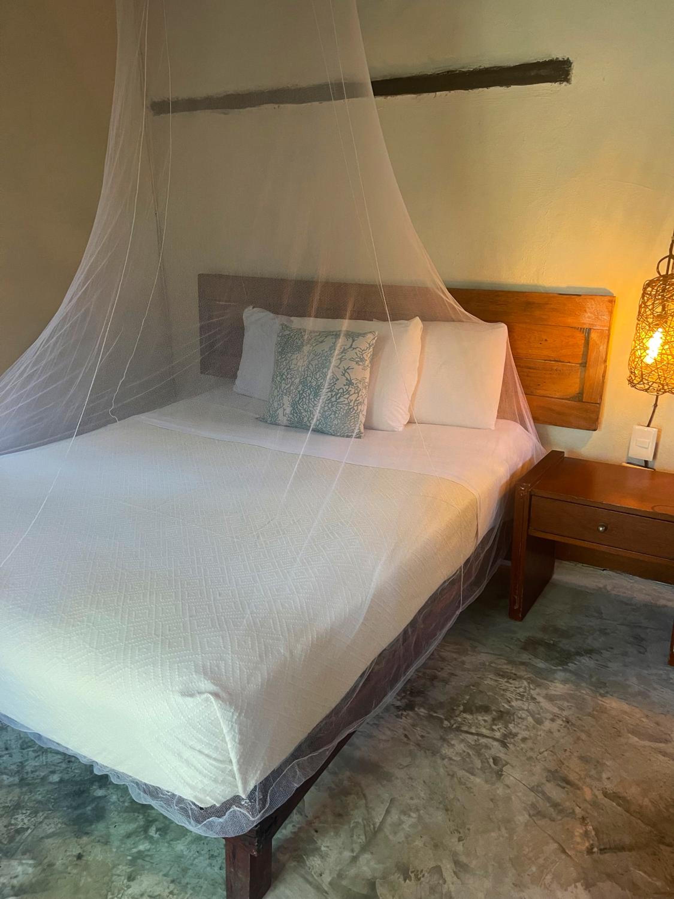 Double Room with Two Double Beds - Photo 10
