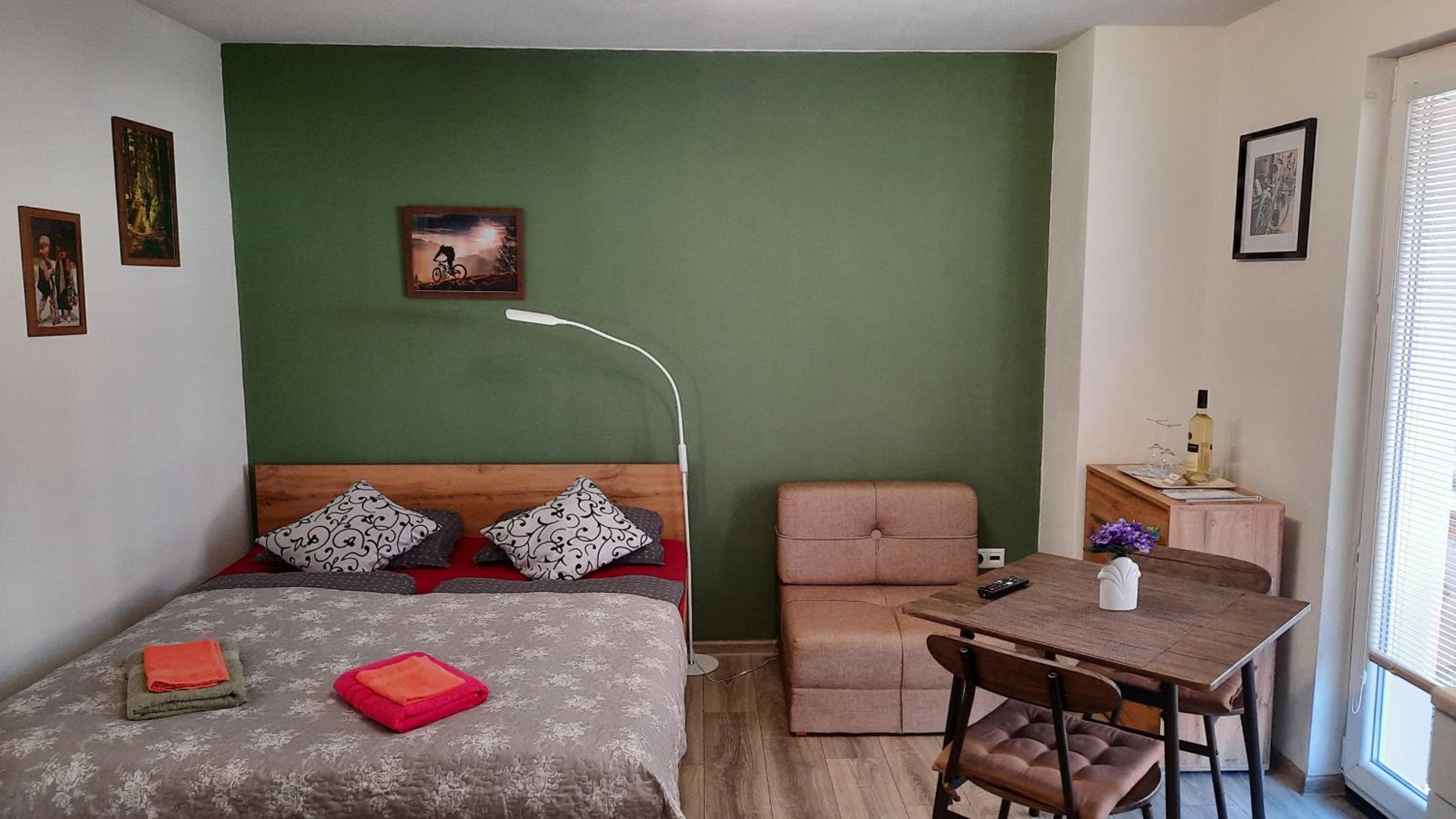 One-Bedroom Apartment - Photo 14