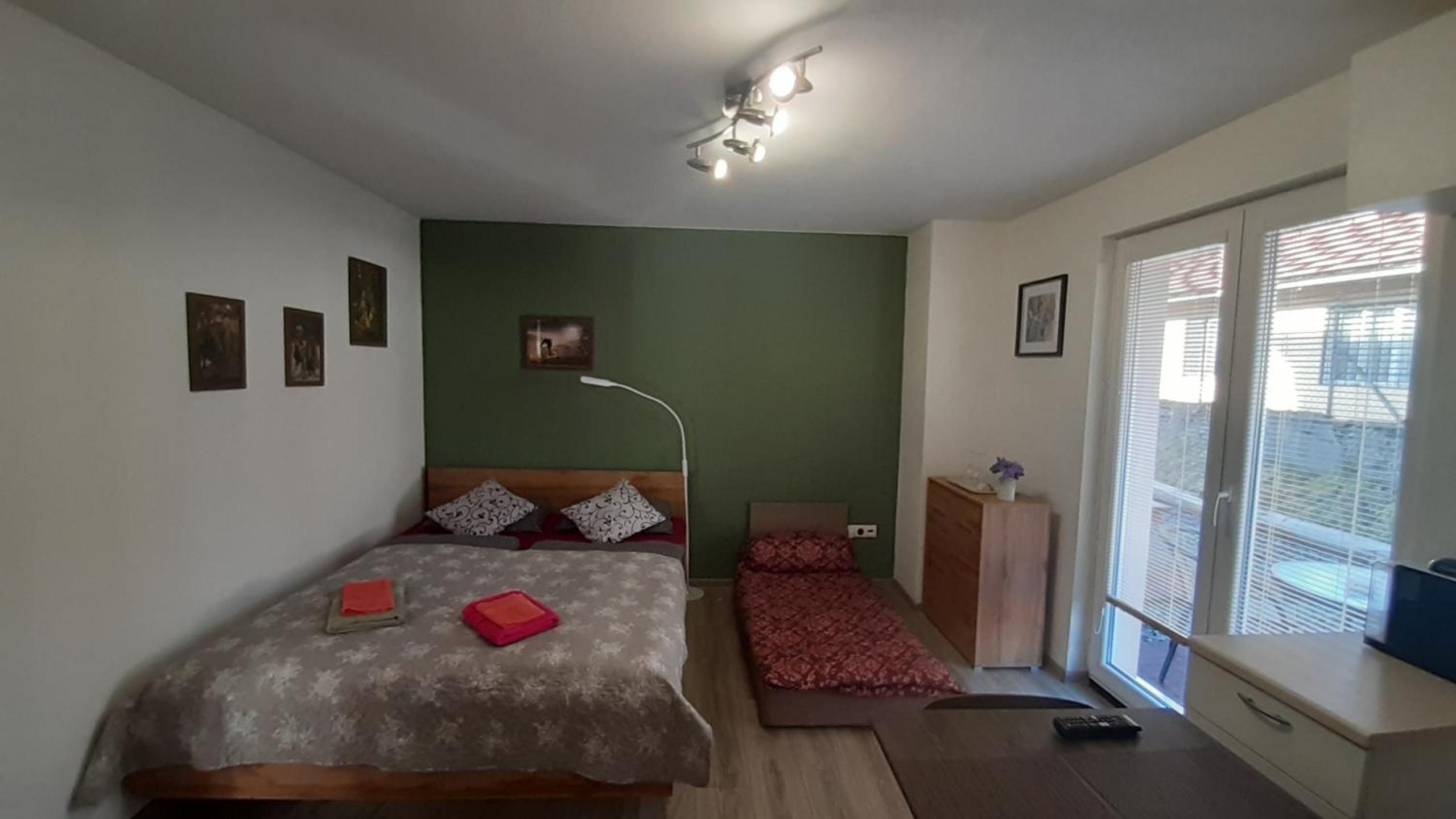 One-Bedroom Apartment - Photo 16