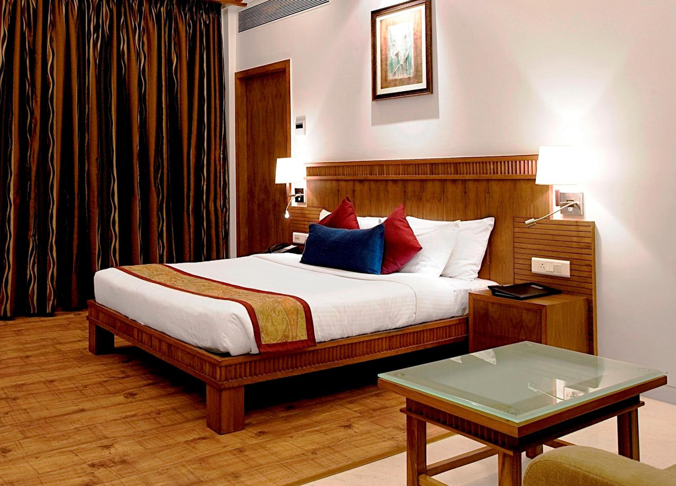 Deluxe King Room photo 1