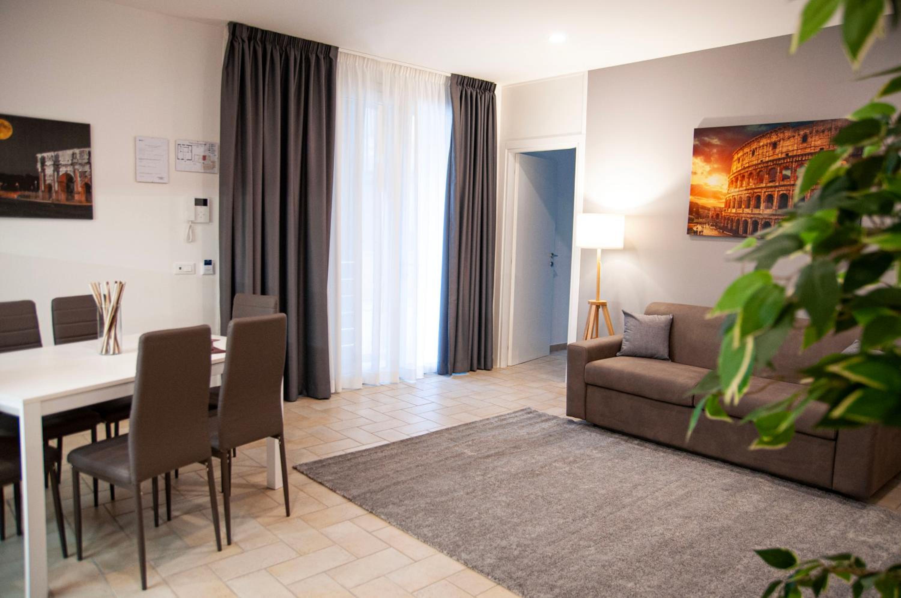 Two-Bedroom House with Two Bathrooms photo 2