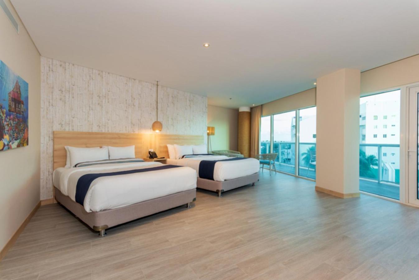 Junior Suite with Balcony - Photo 1