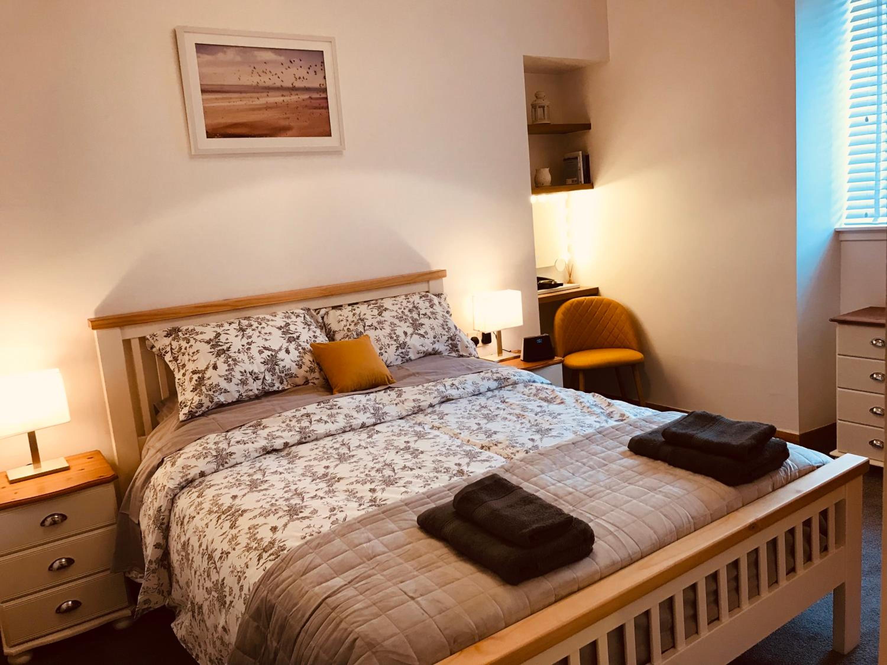 One-Bedroom Apartment - Photo 1