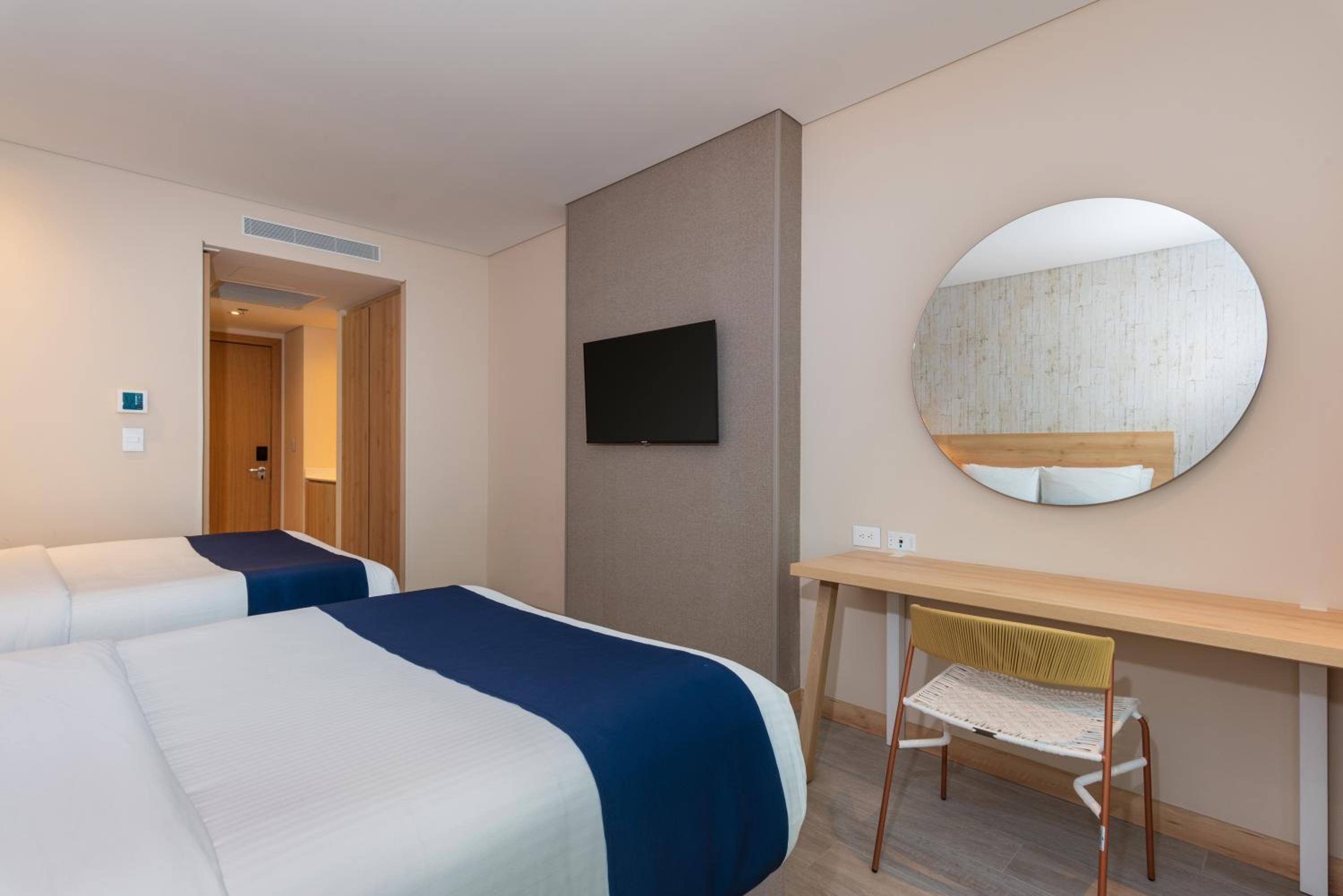 Double Room with Two Double Beds - Photo 7
