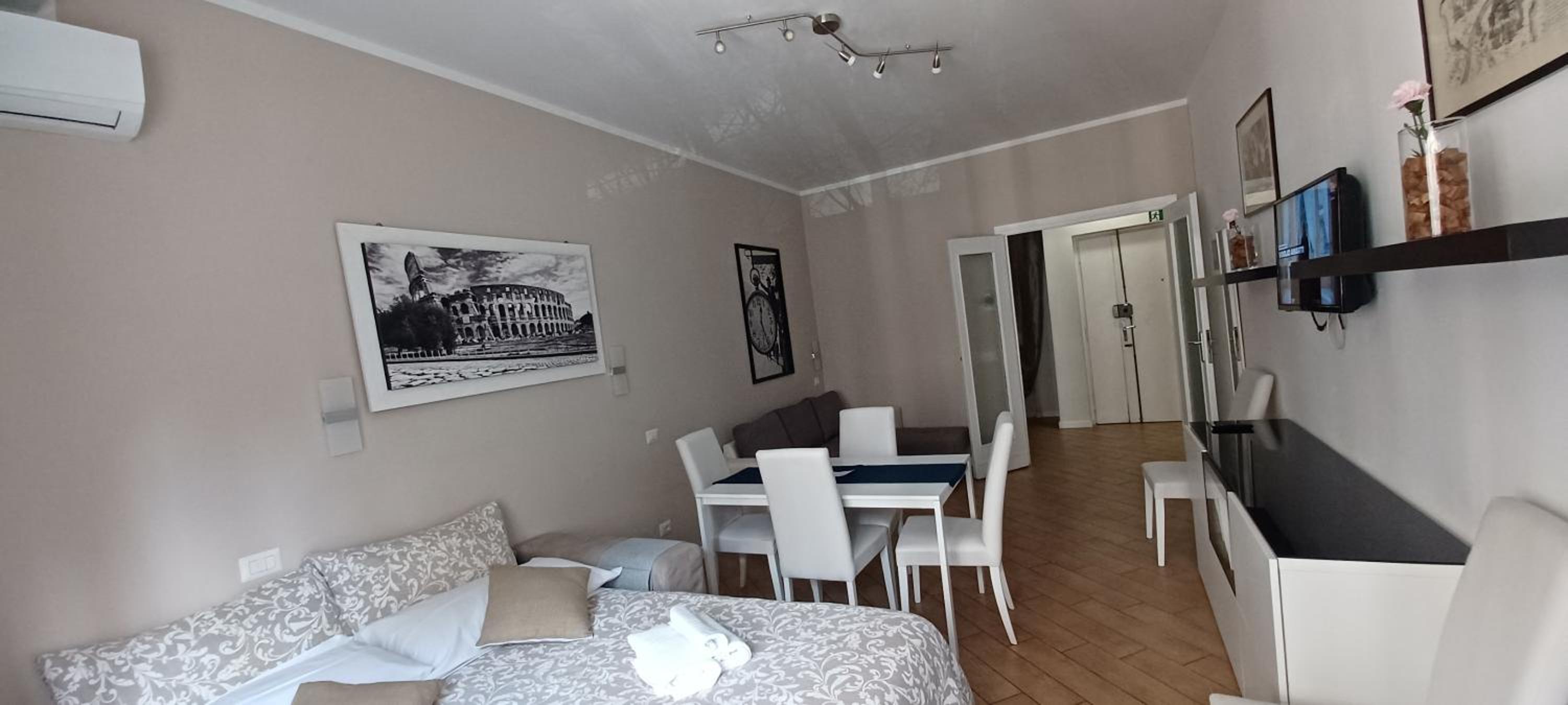 Deluxe Apartment