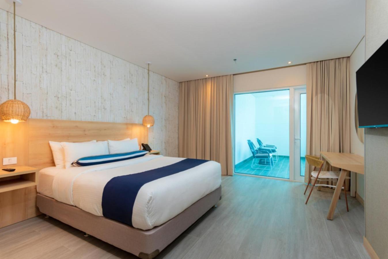 Double Room with Balcony - Photo 4