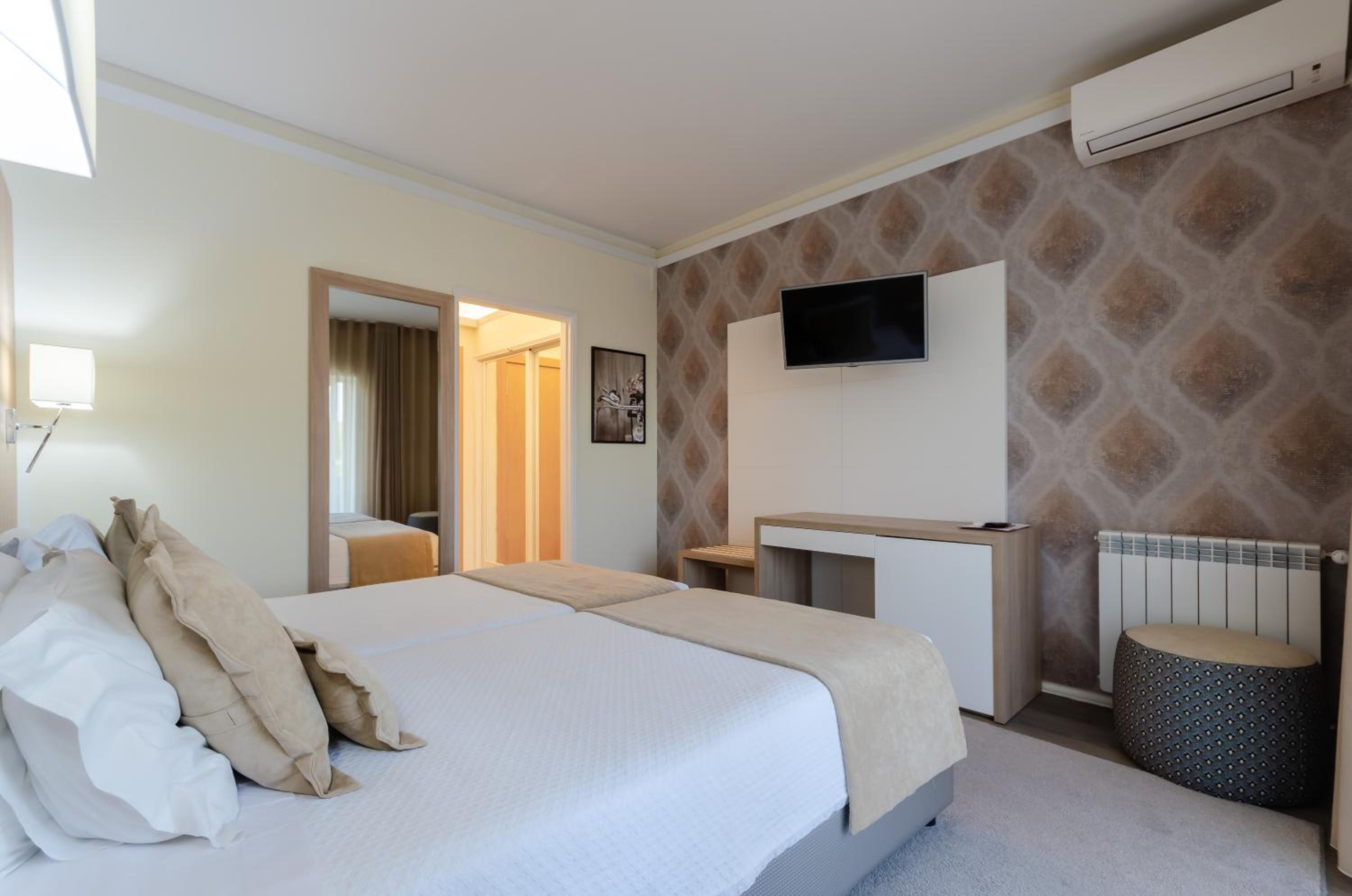 Superior Twin Room photo 3