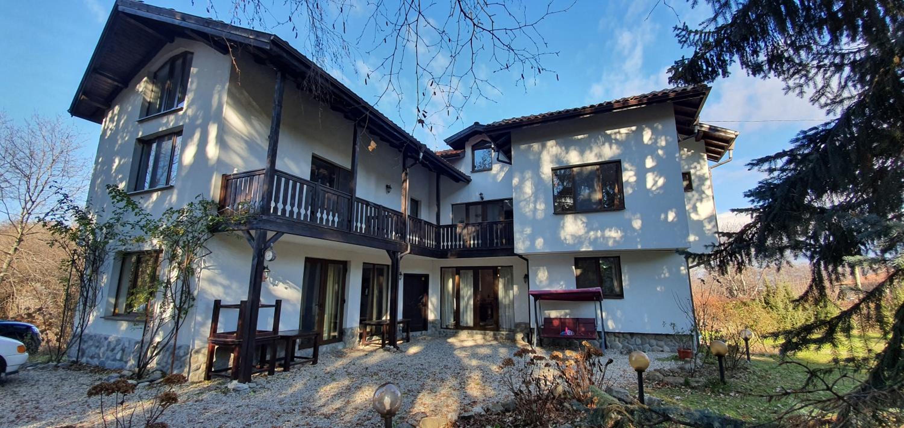 Villa photo 1
