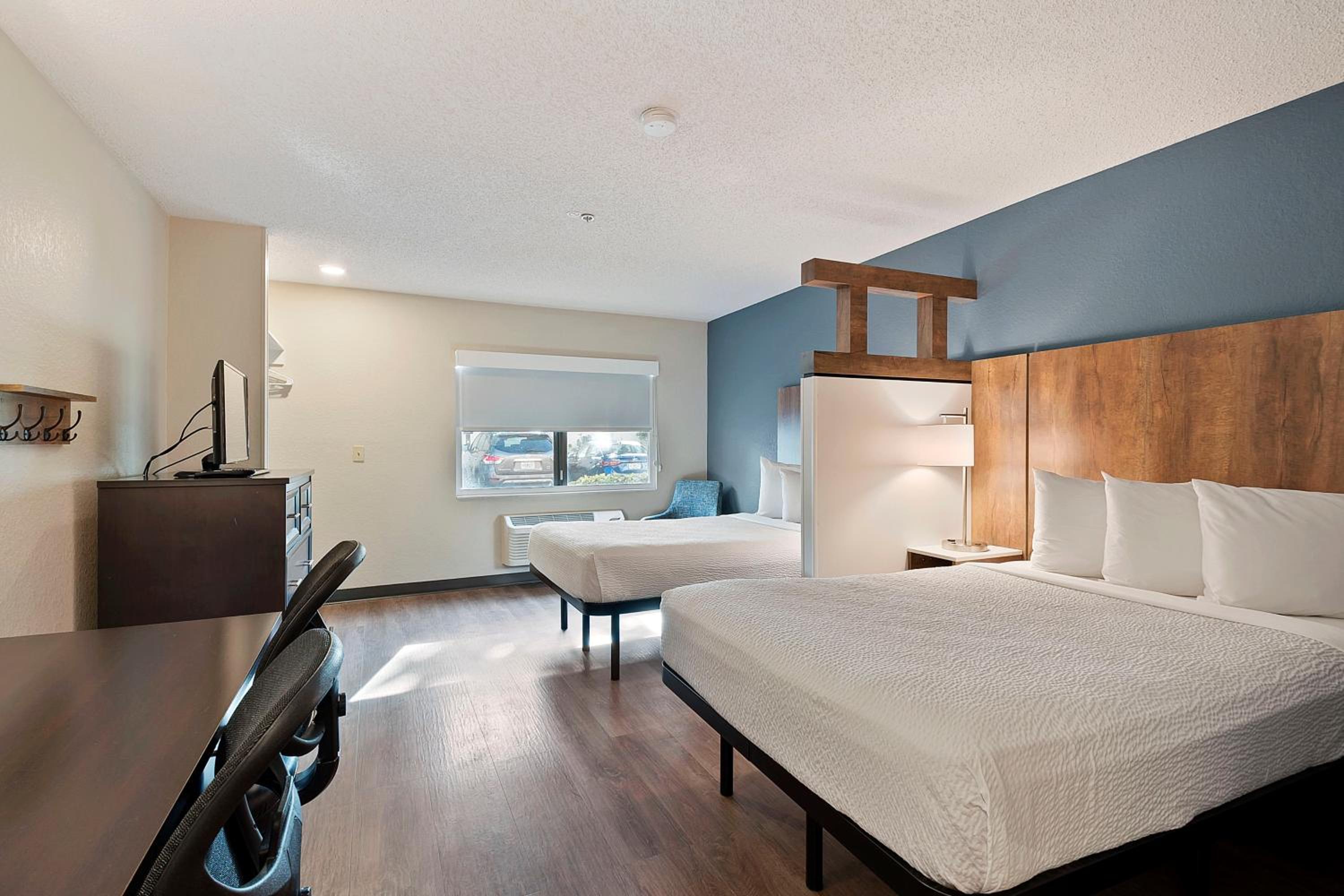 Superior Studio with 2 Double Beds - Non-Smoking - Photo 6
