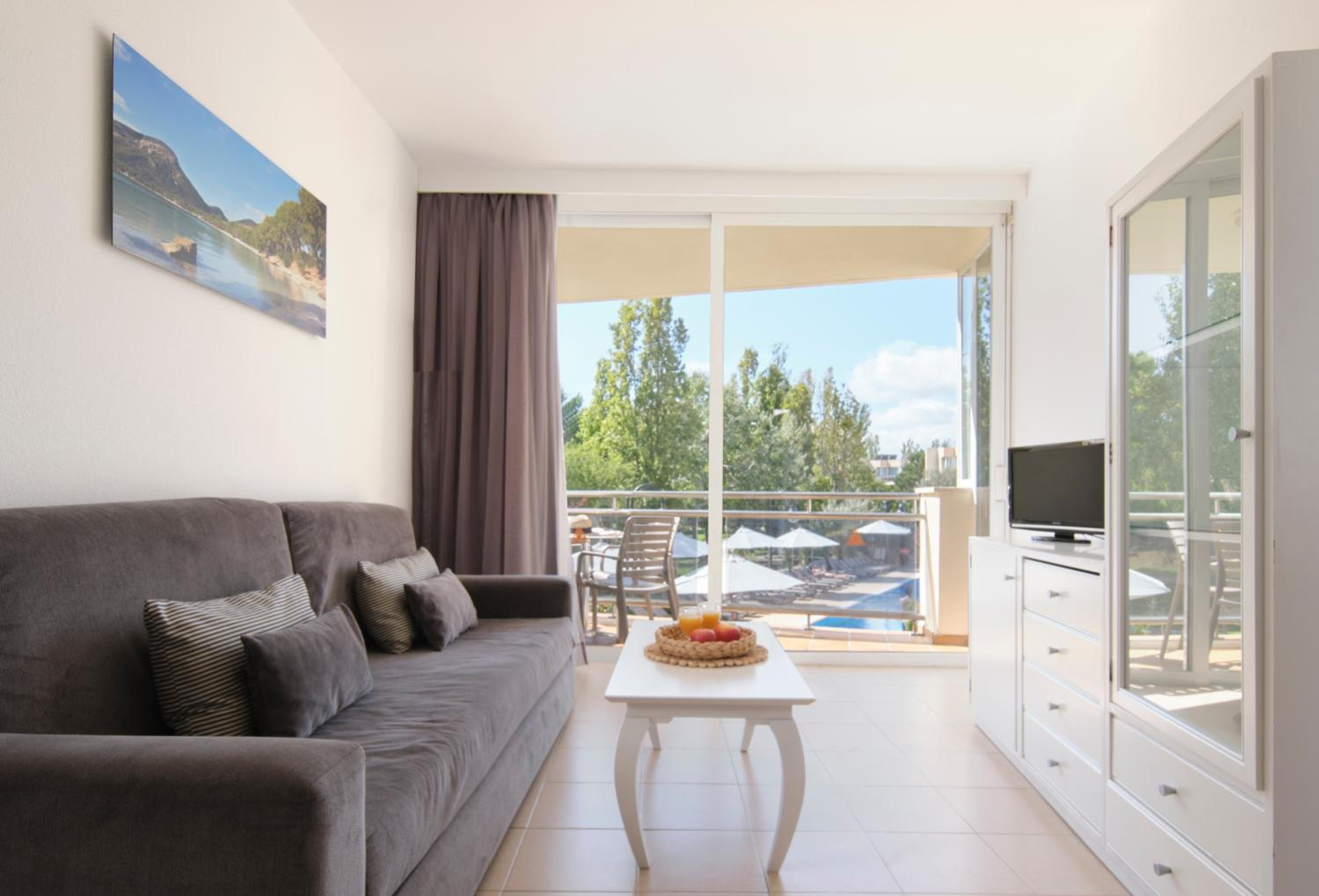 Apartamento de una habitación con vista a la piscina