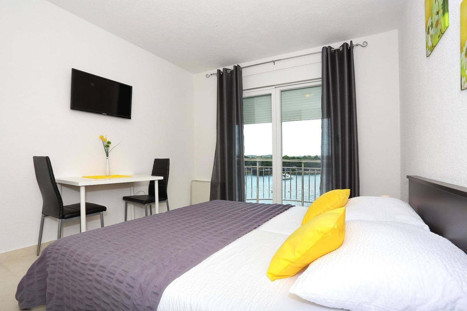 Studio with Balcony and Sea View