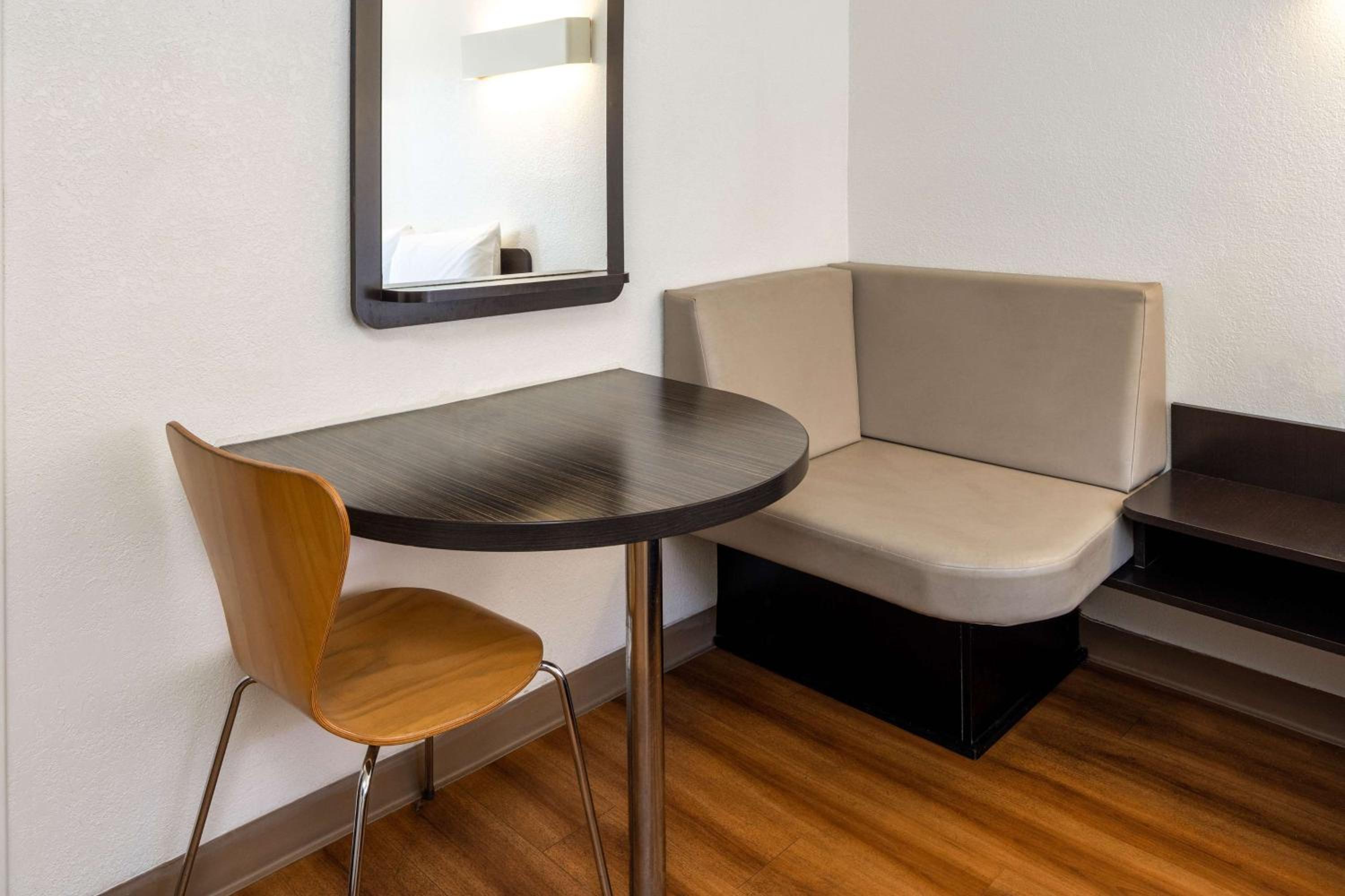 Double Room - Disability Access photo 3