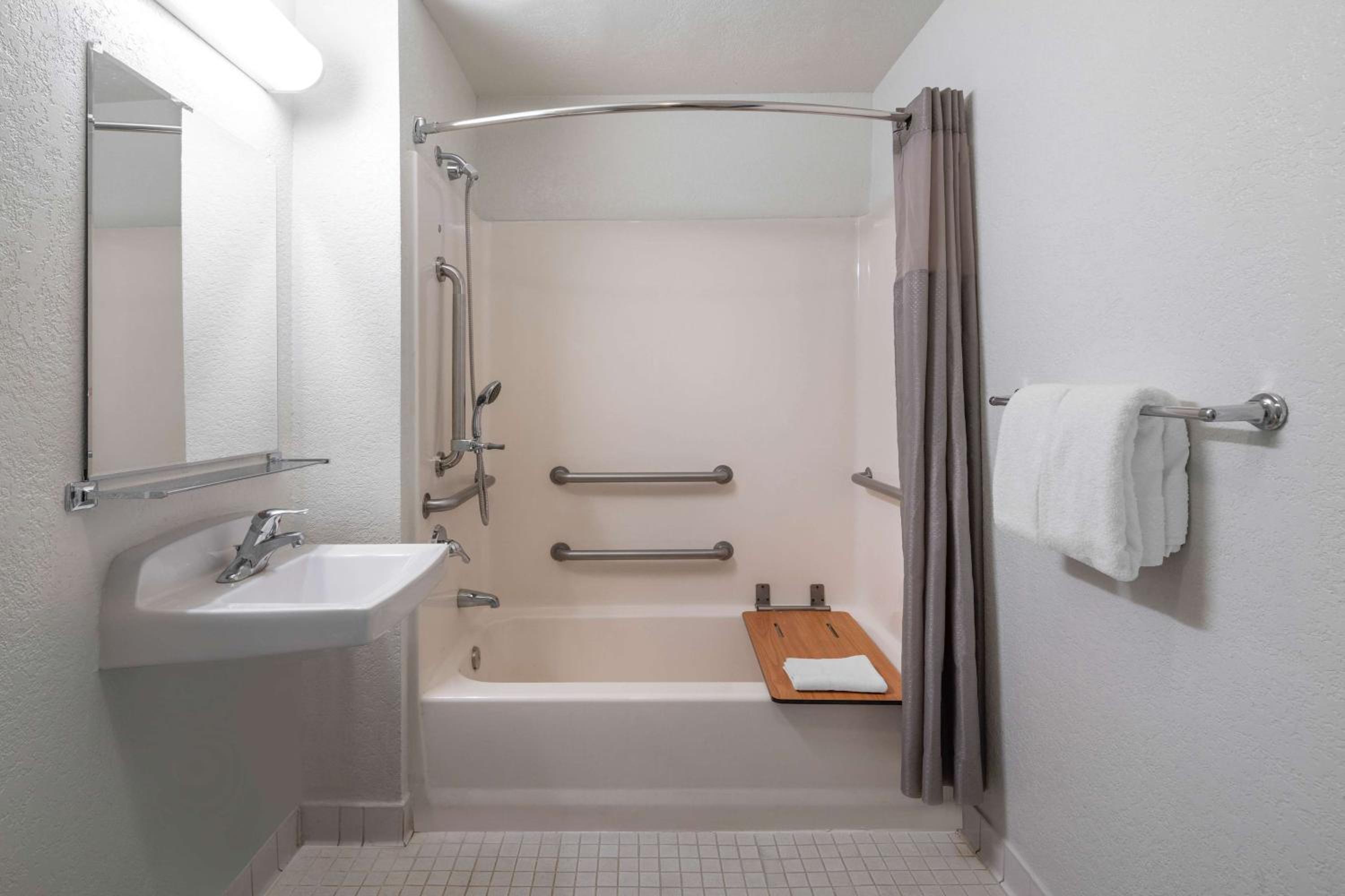 Motel 6-Santa Barbara, CA - State Street, Photo 5