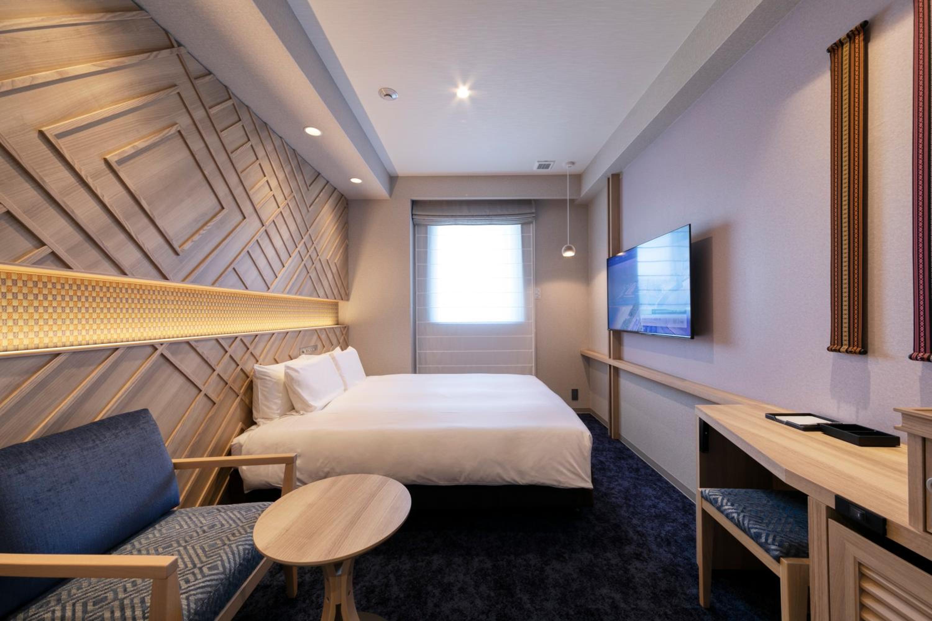 Queen Double Room with Shower Booth - Photo 1