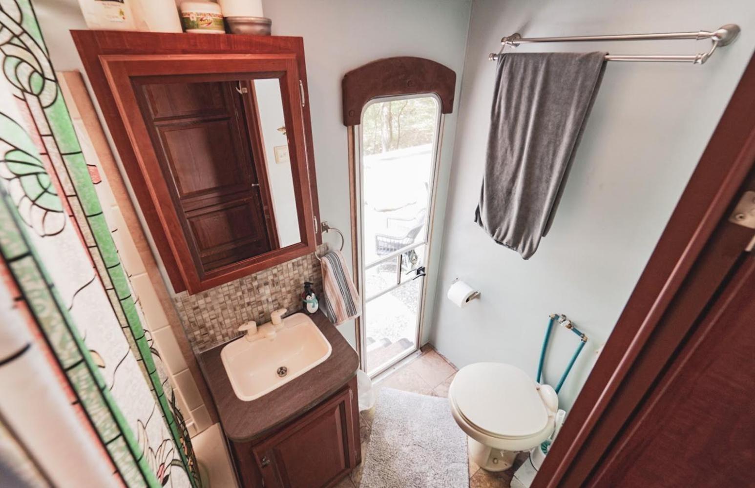 Mobile Home - Photo 8