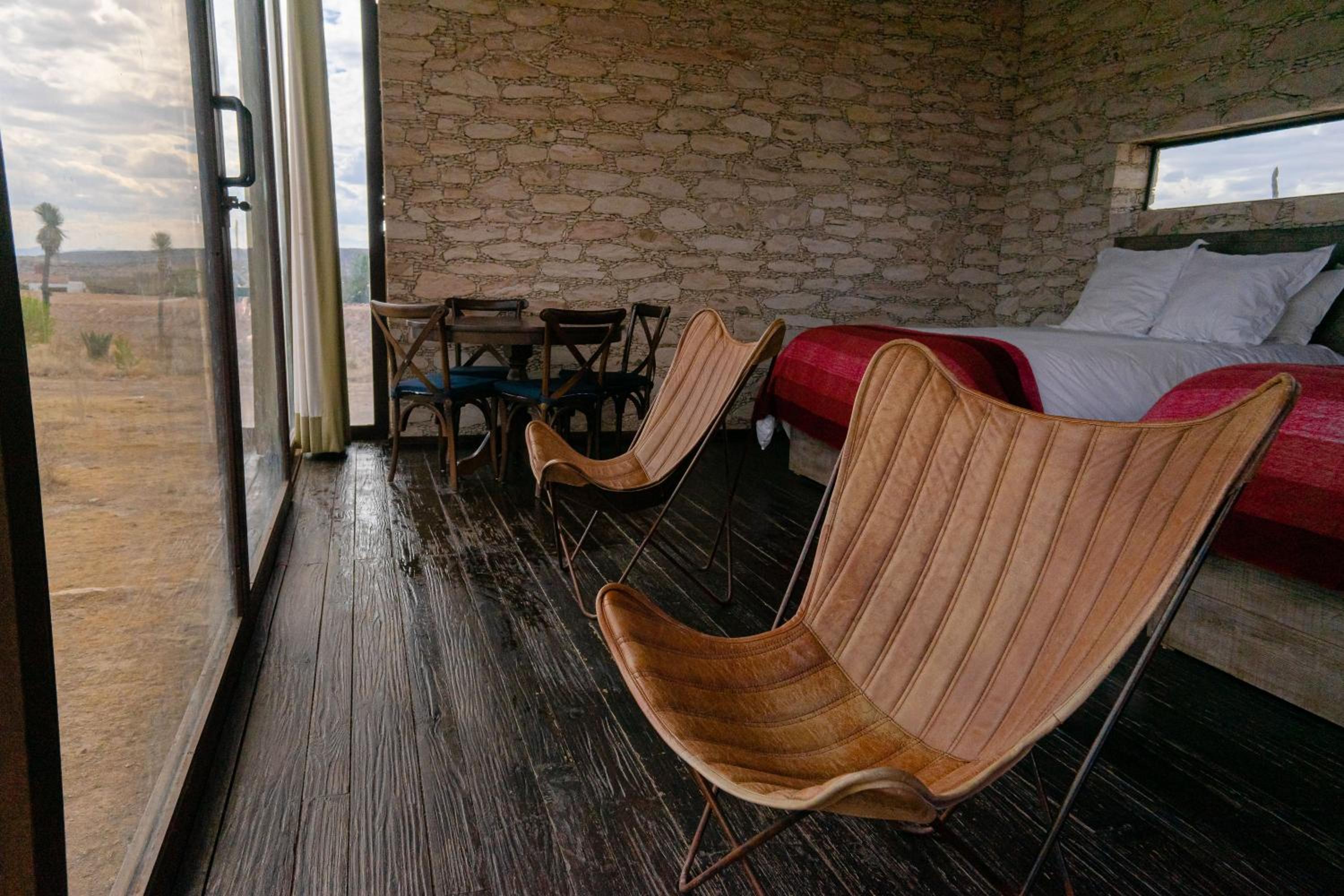 Suite with Lake View - Photo 25