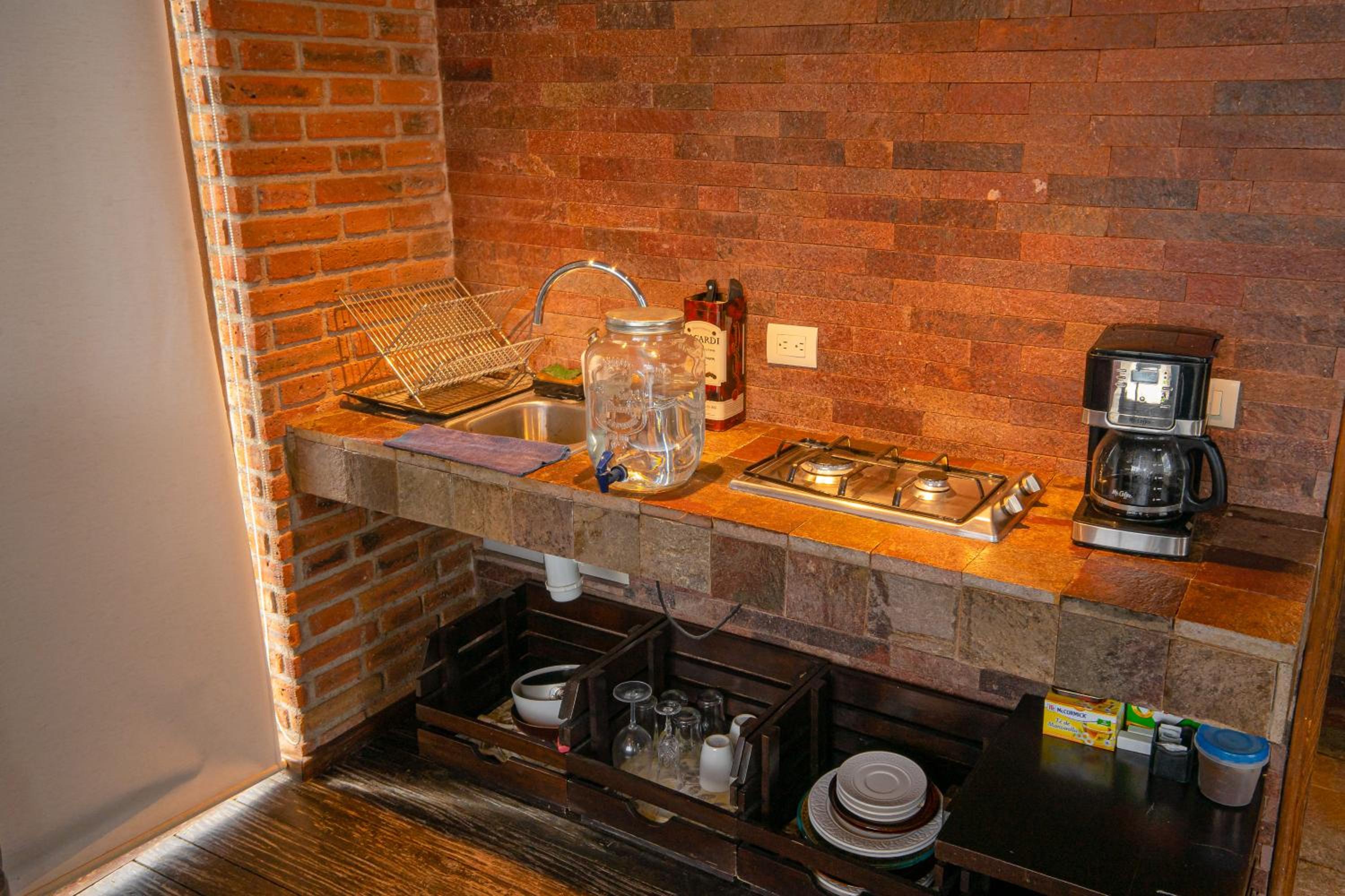 Suite with Mountain View - Photo 27