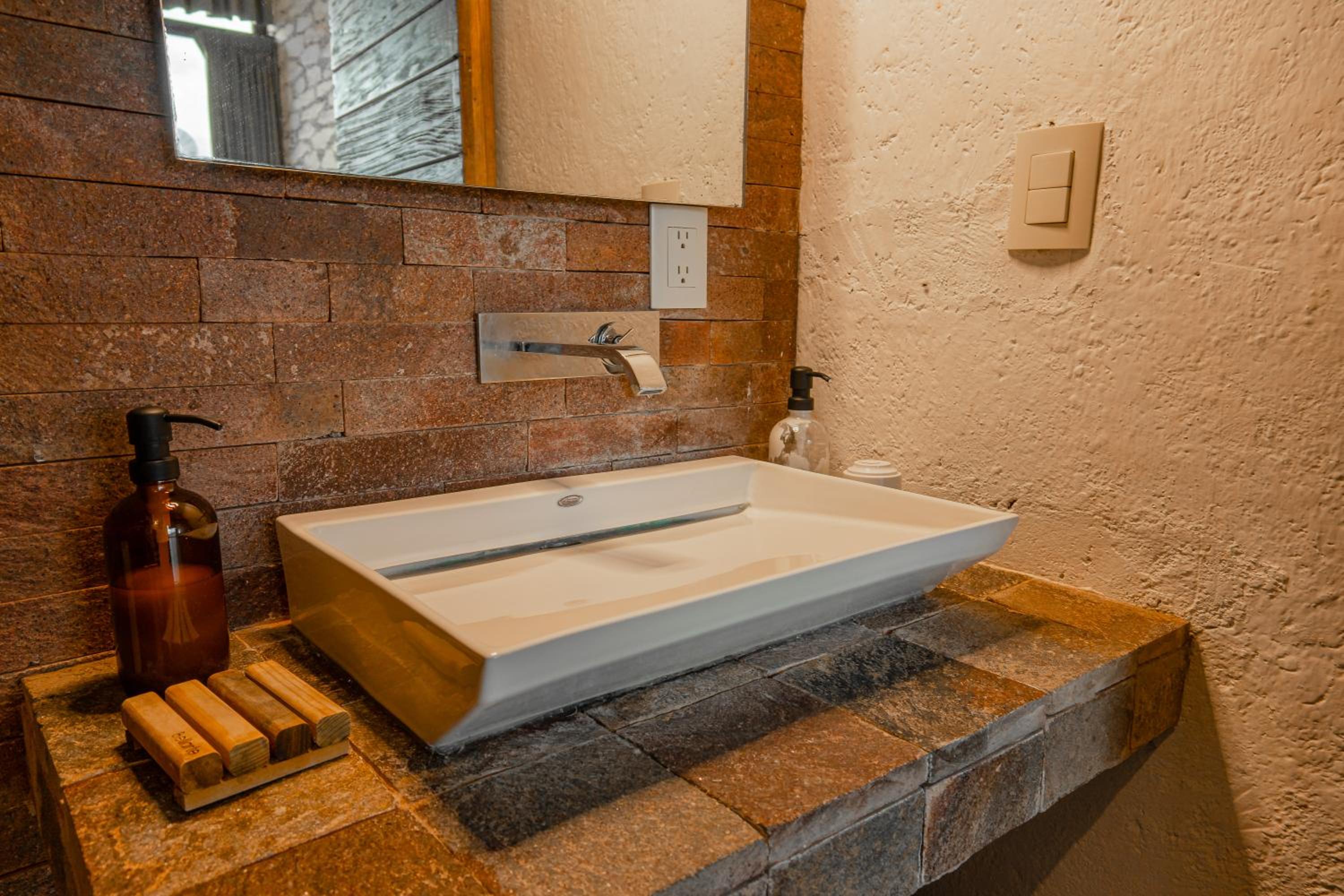 Suite with Mountain View - Photo 33