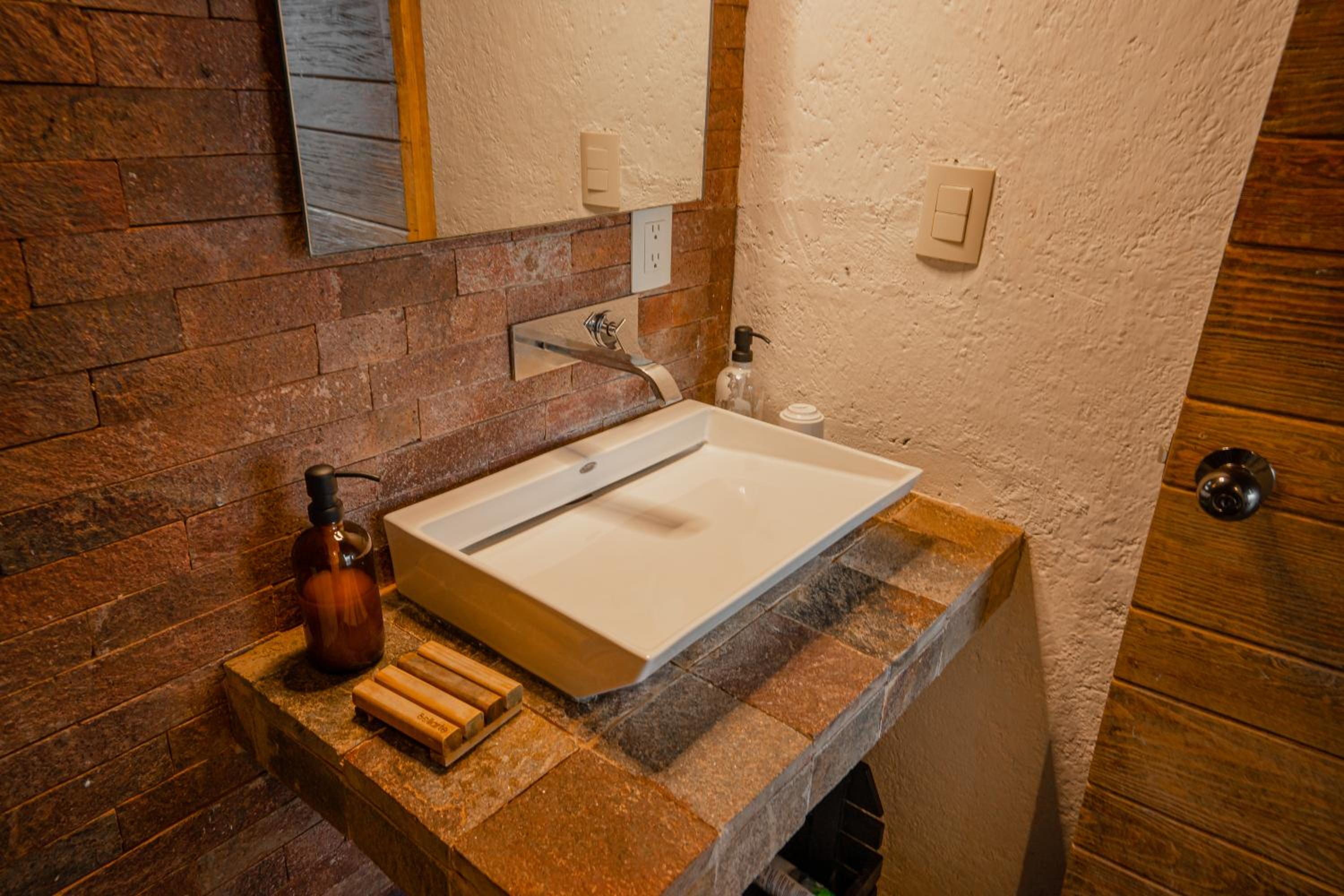 Suite with Mountain View - Photo 35