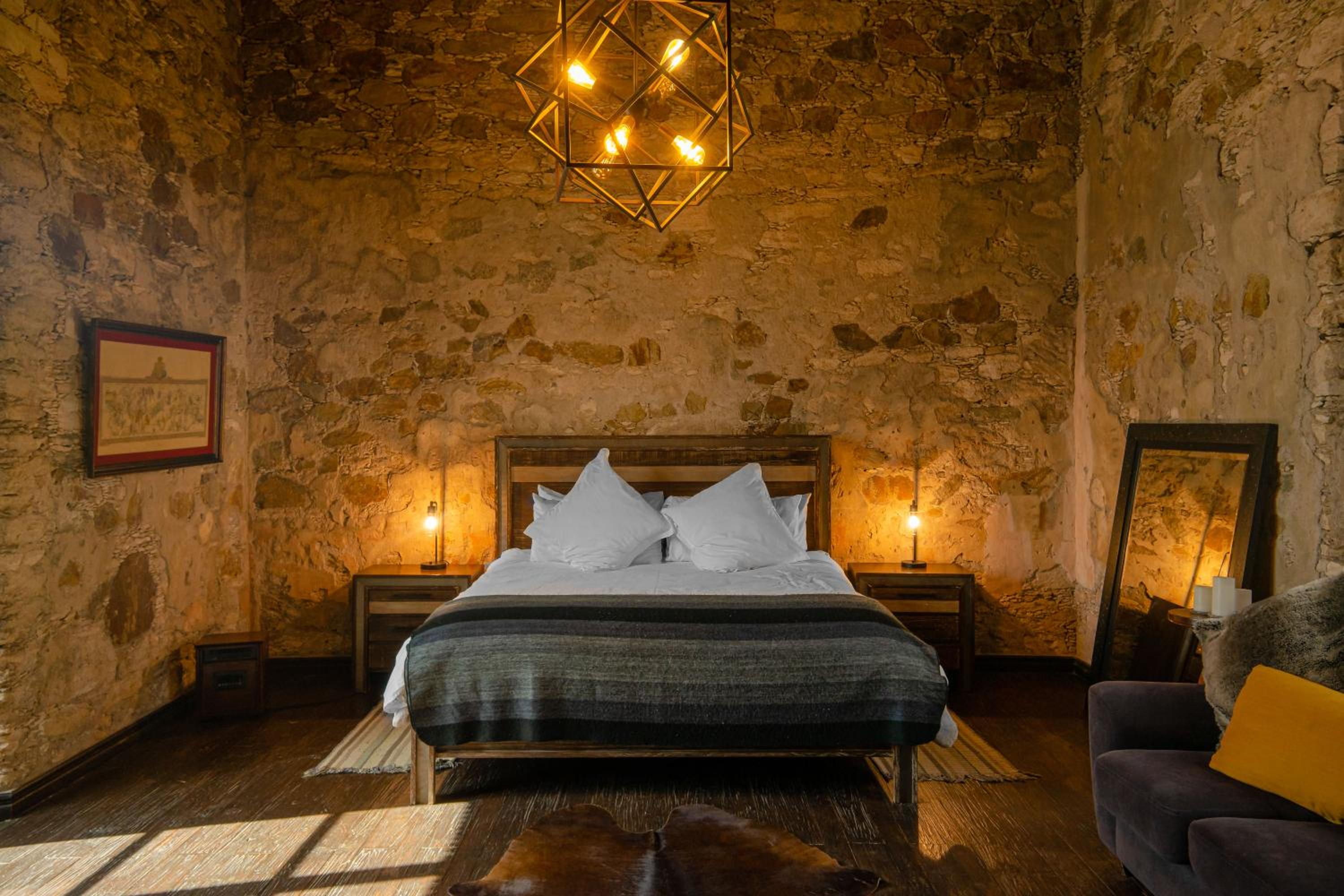 Deluxe King Suite - Photo 62